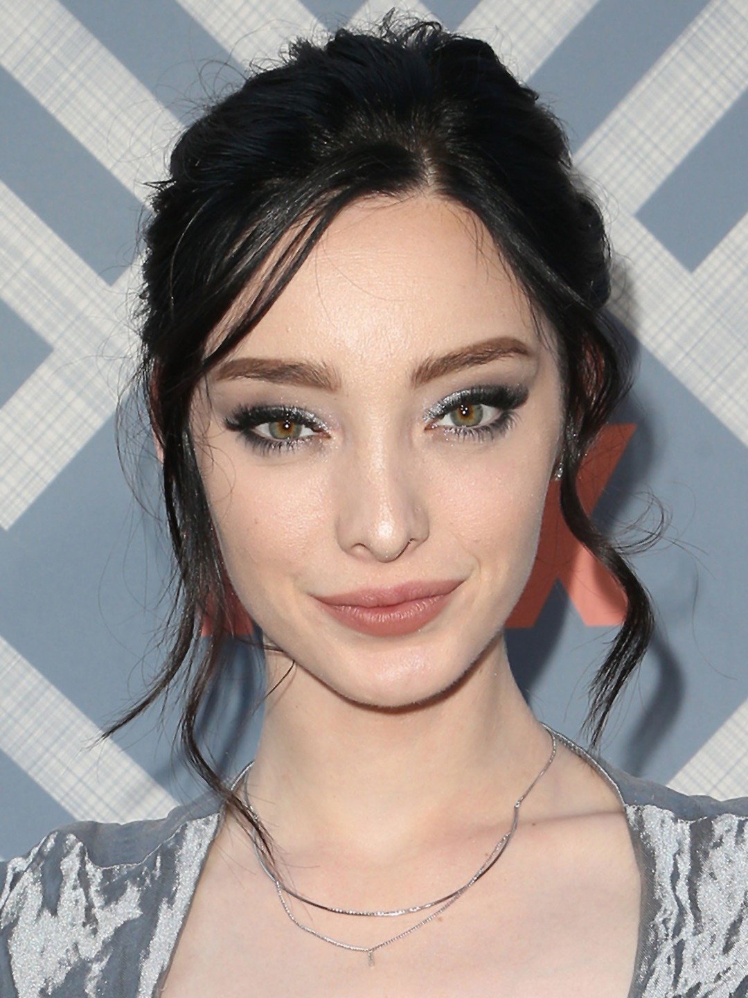 Emma Dumont The Gifted TV Show Actress Wallpapers