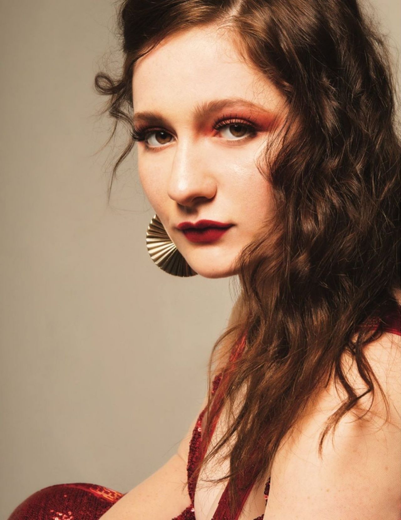 Emma Kenney Photoshoot For Cosmopolitan Wallpapers