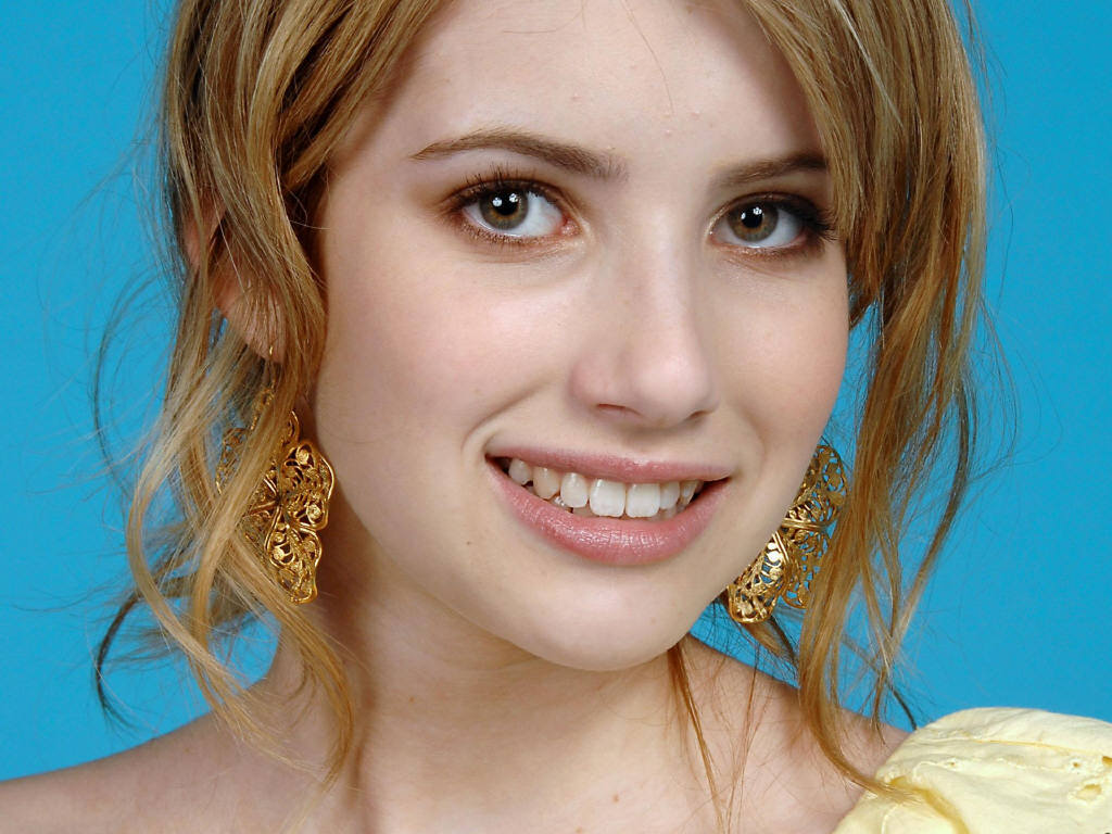 Emma Roberts Face Wallpapers