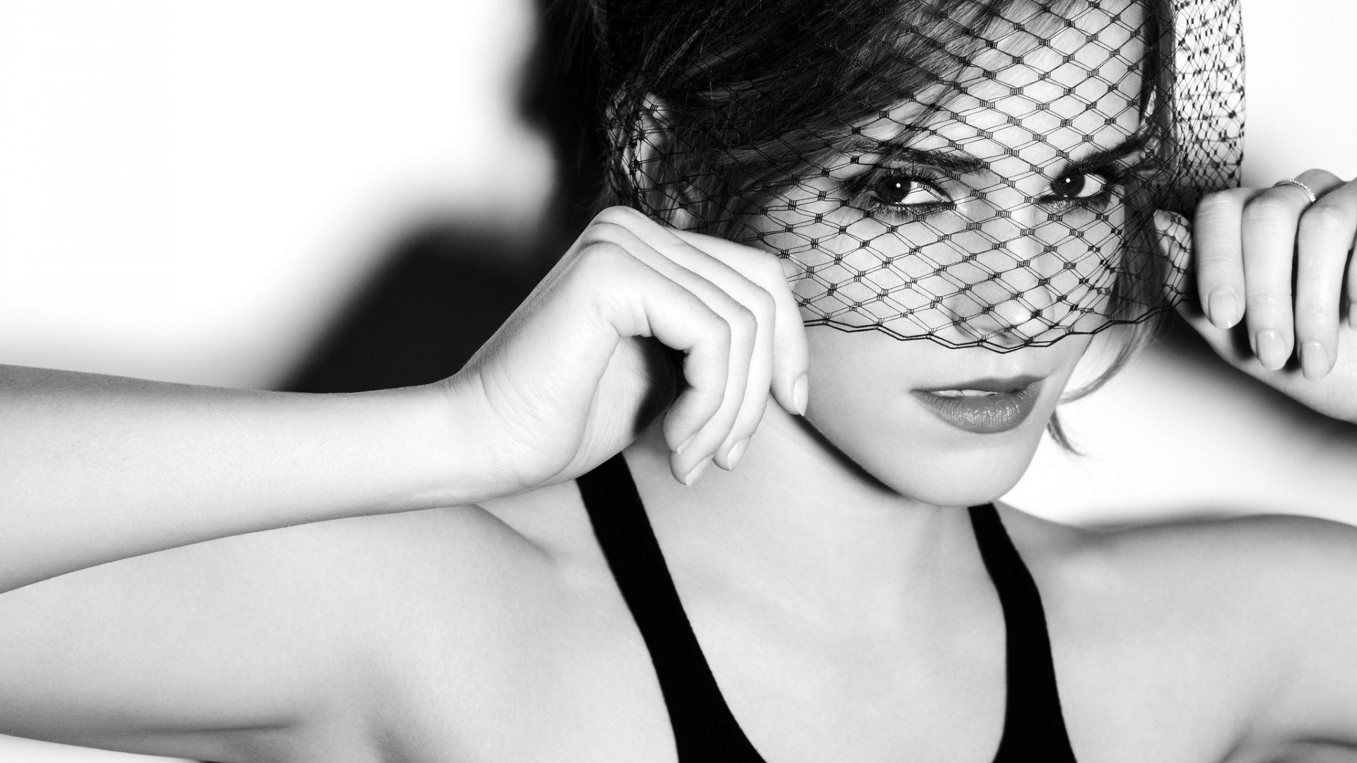 Emma Watson Monochrome Wallpapers