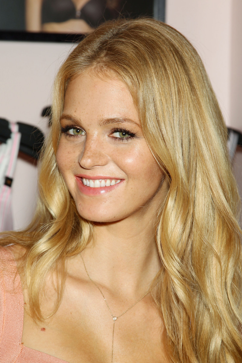 Erin Heatherton Wallpapers