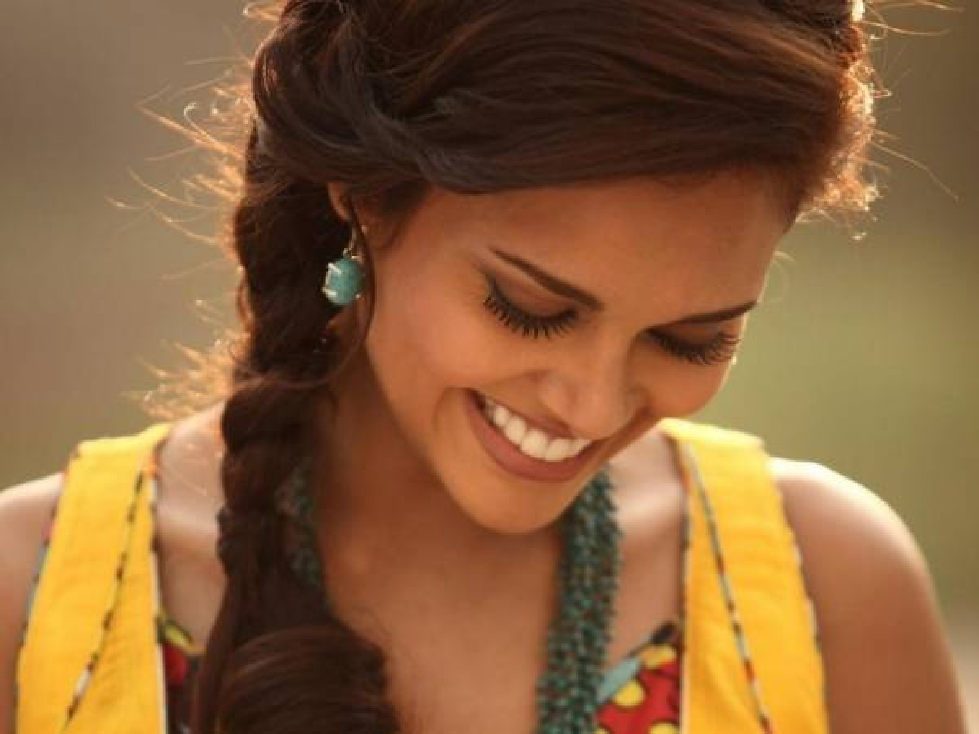 Esha Gupta Wallpapers