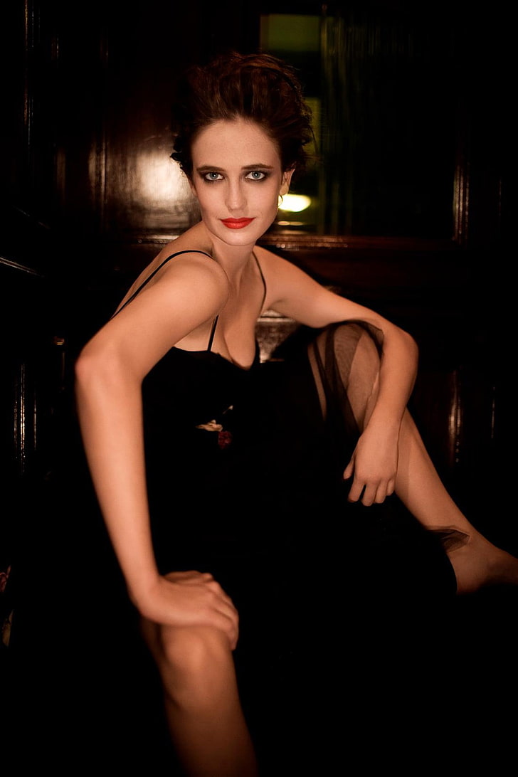 Eva Green Hot In Red Wallpapers