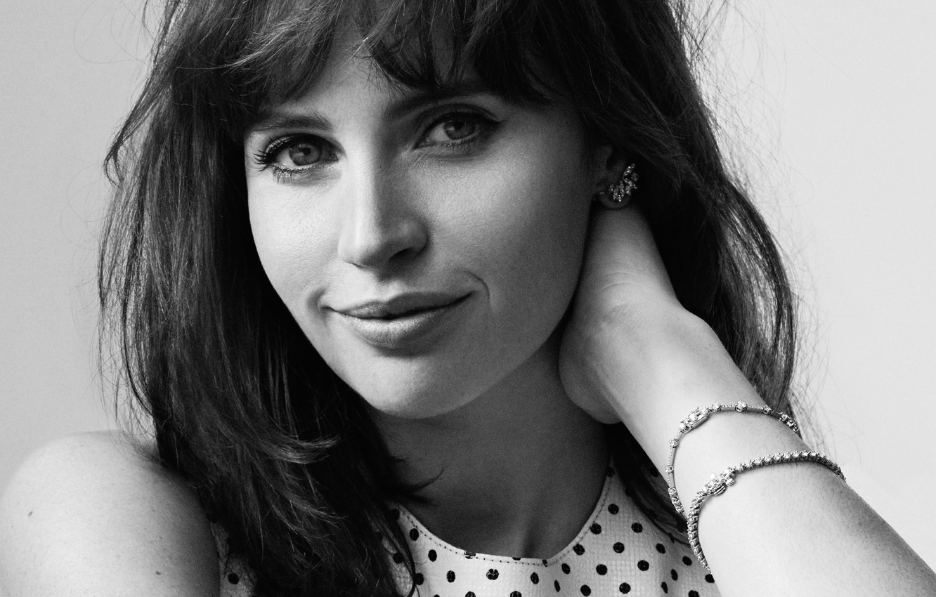 Felicity Jones Monochrome Wallpapers