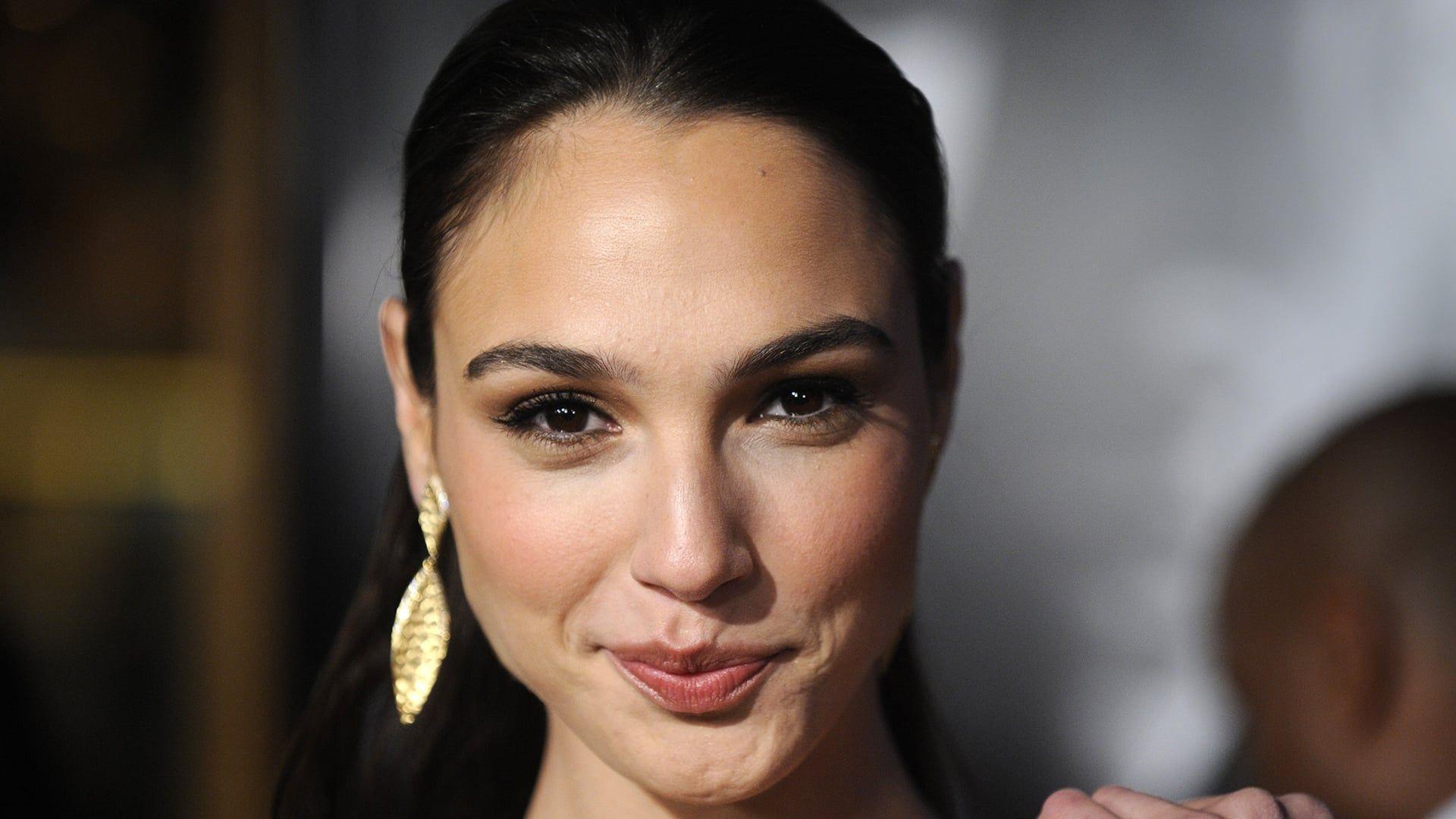 Gal Gadot 2018 Oscars Portrait Wallpapers