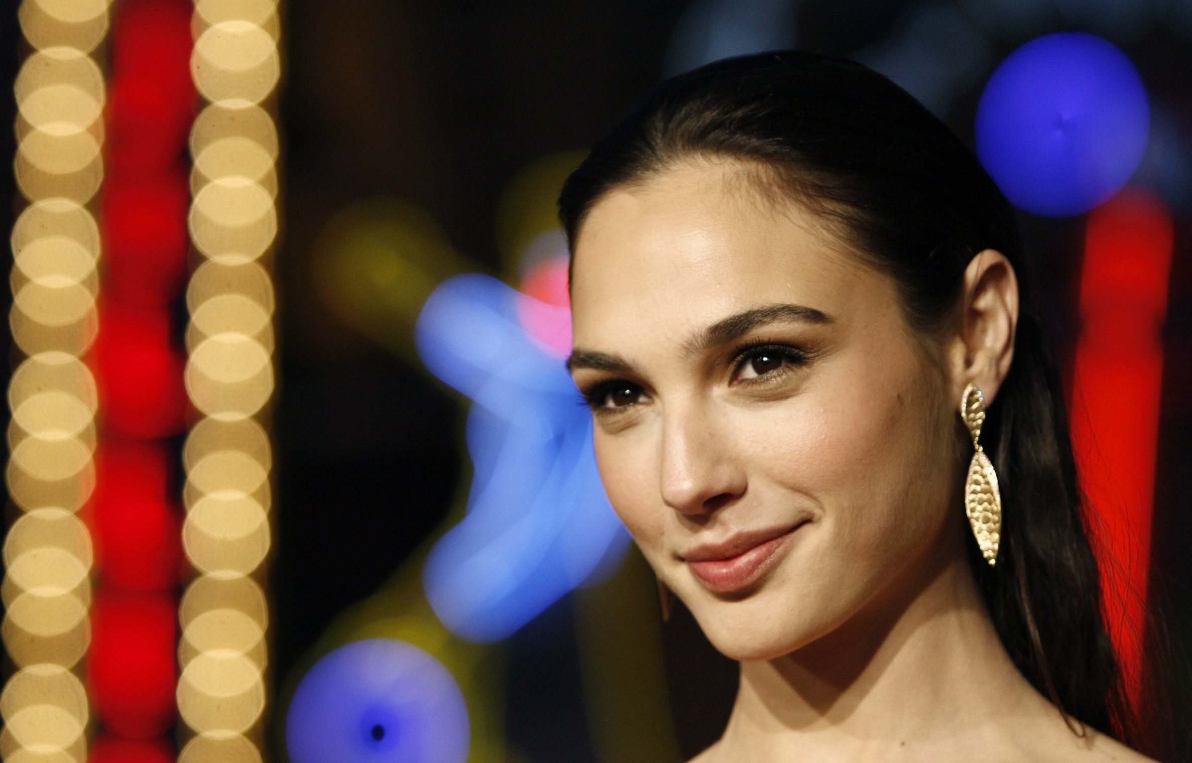 Gal Gadot 2019 Smiling Wallpapers