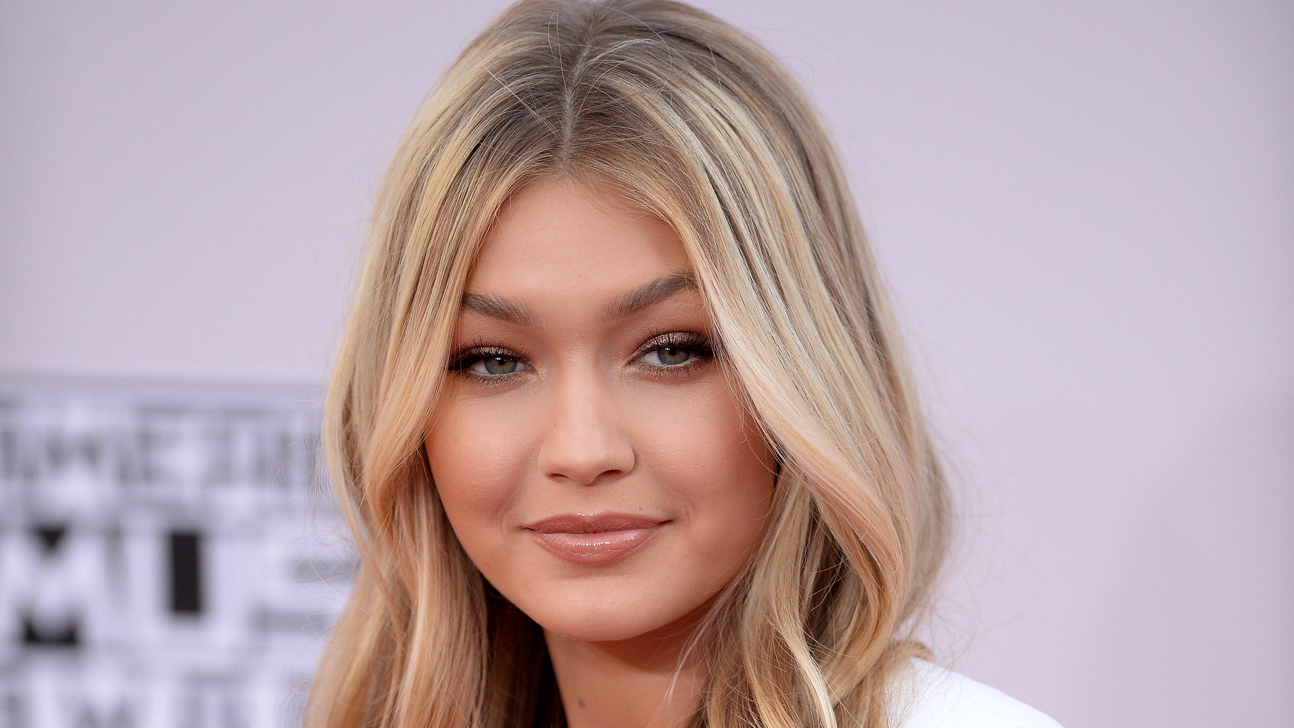 Gigi Hadid Wallpapers