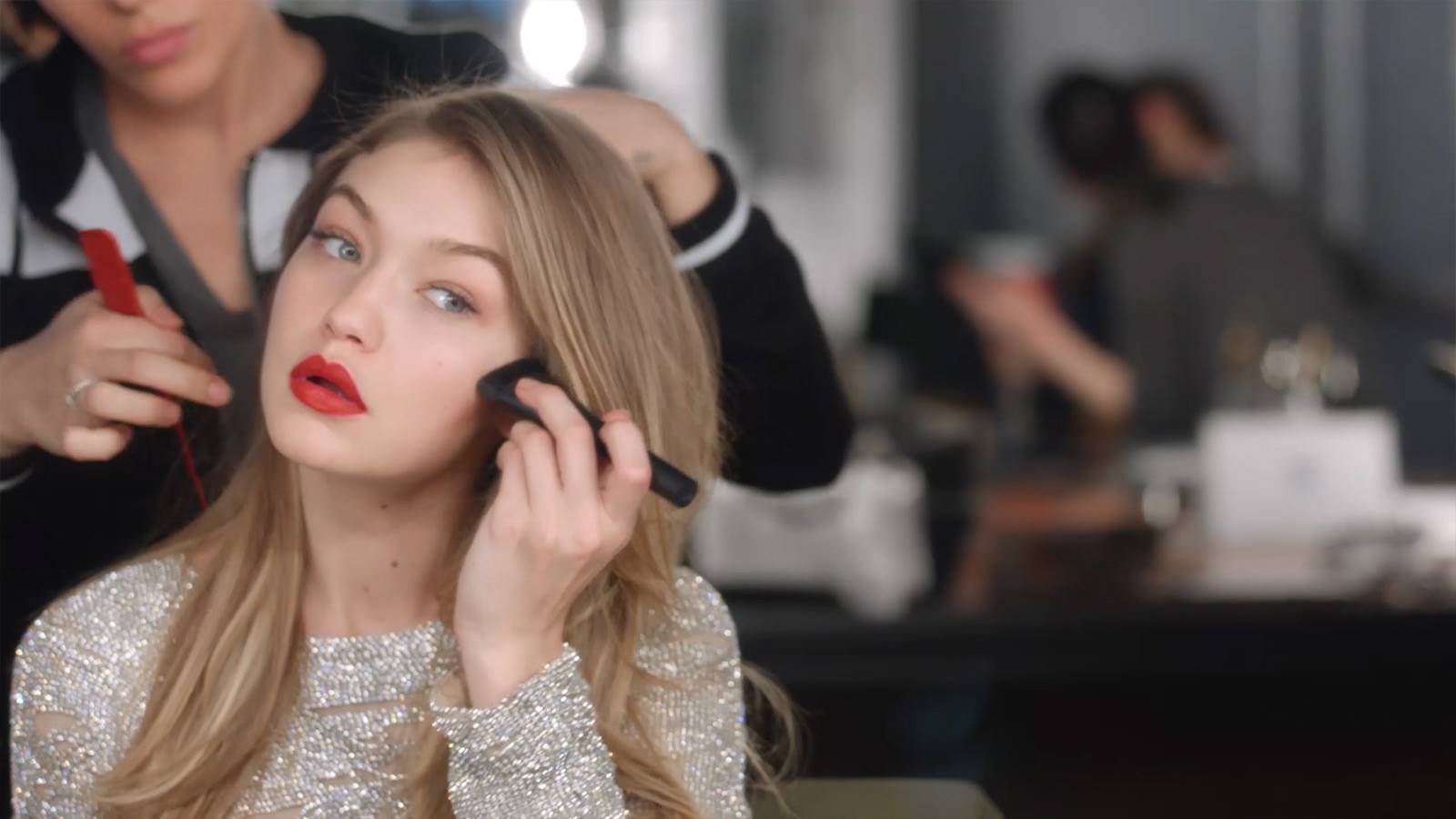 Gigi Hadid Maybelline Wallpapers