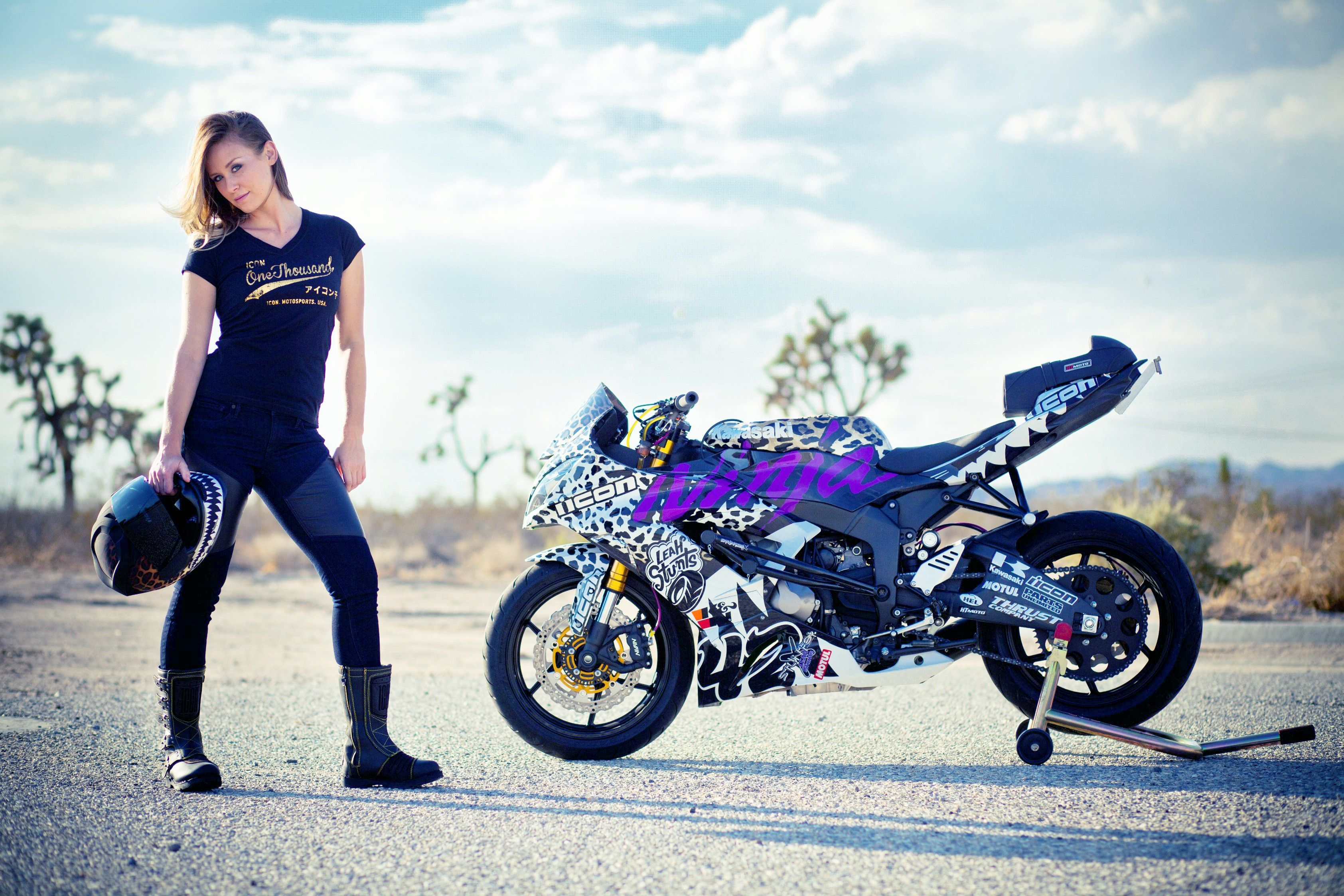 Girls & Motorcycles Wallpapers