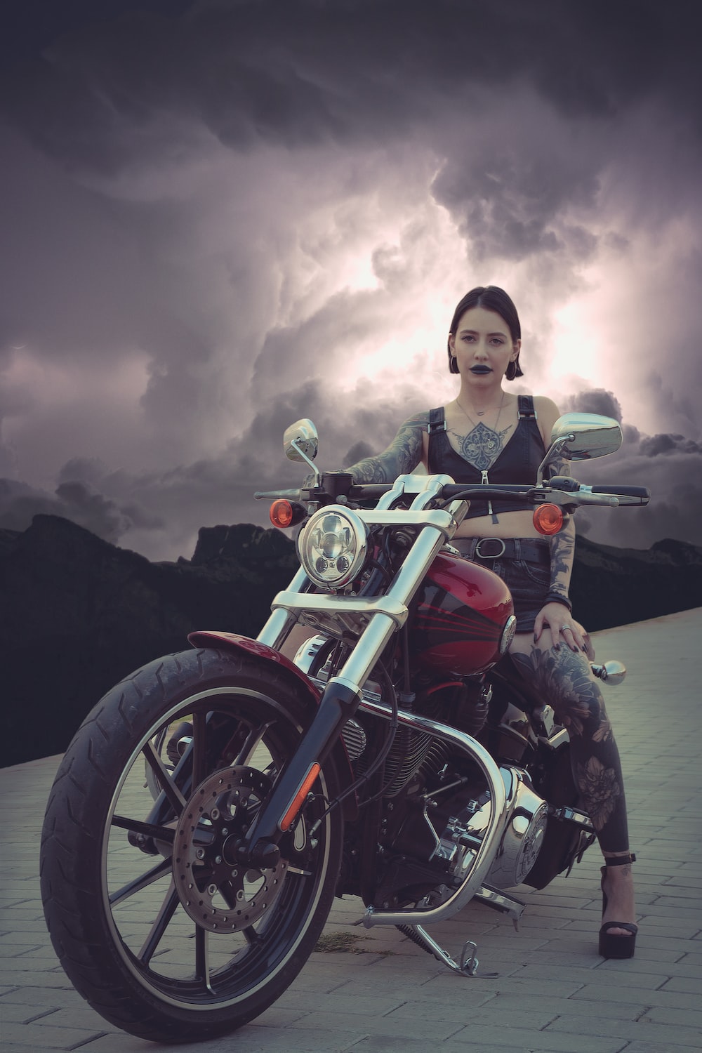 Girls & Motorcycles Wallpapers