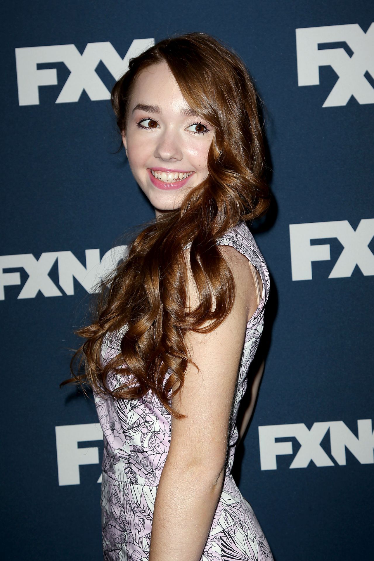 Holly Taylor Wallpapers