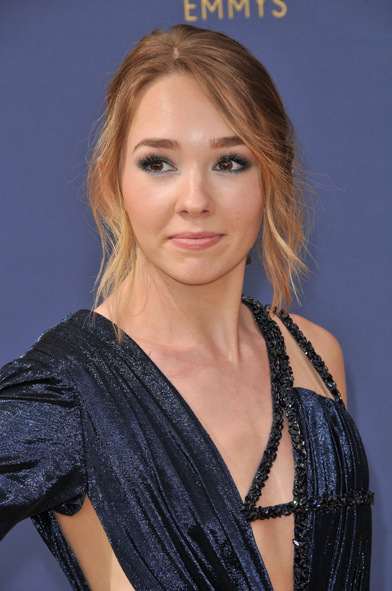 Holly Taylor Wallpapers