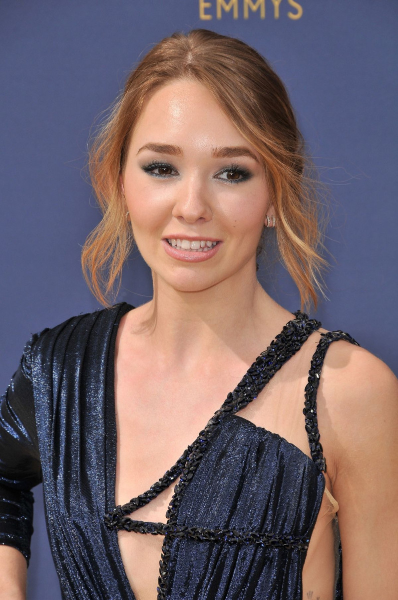 Holly Taylor Wallpapers