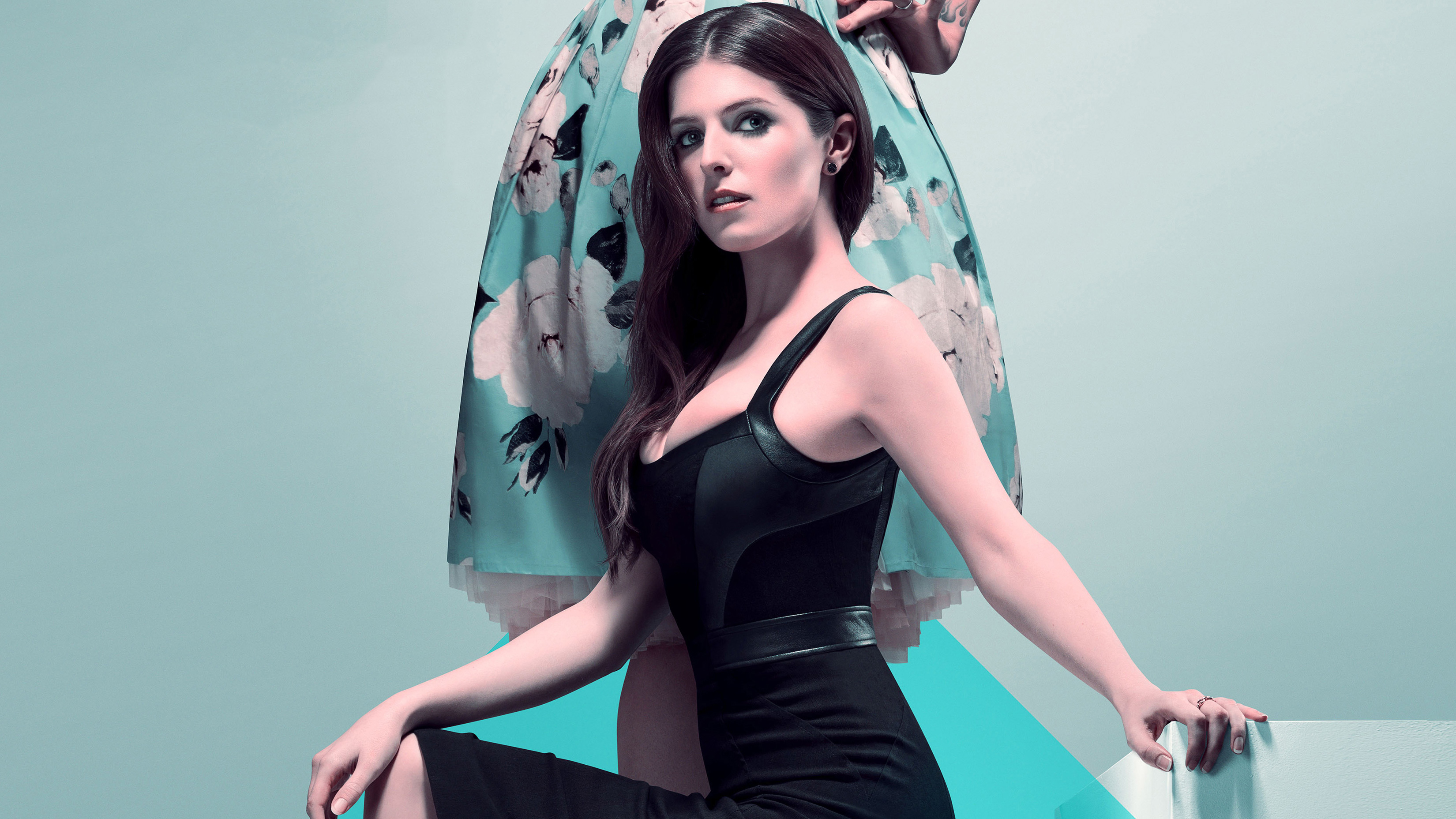 Hot Anna Kendrick in Black Wallpapers