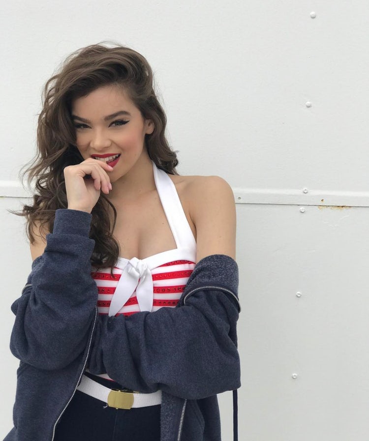 Hot Hailee Steinfeld 2018 Photoshoot Wallpapers