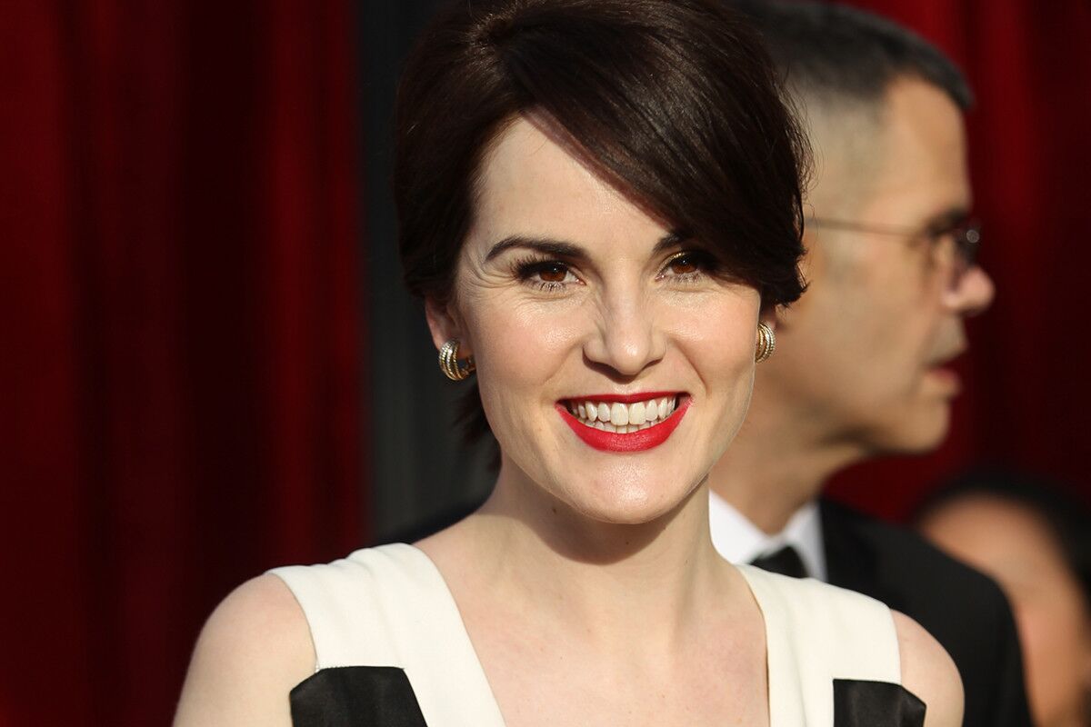 Hot Michelle Dockery in Red Wallpapers