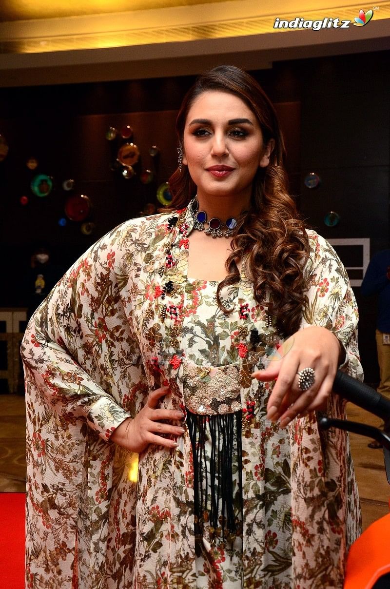 Huma Qureshi Wallpapers