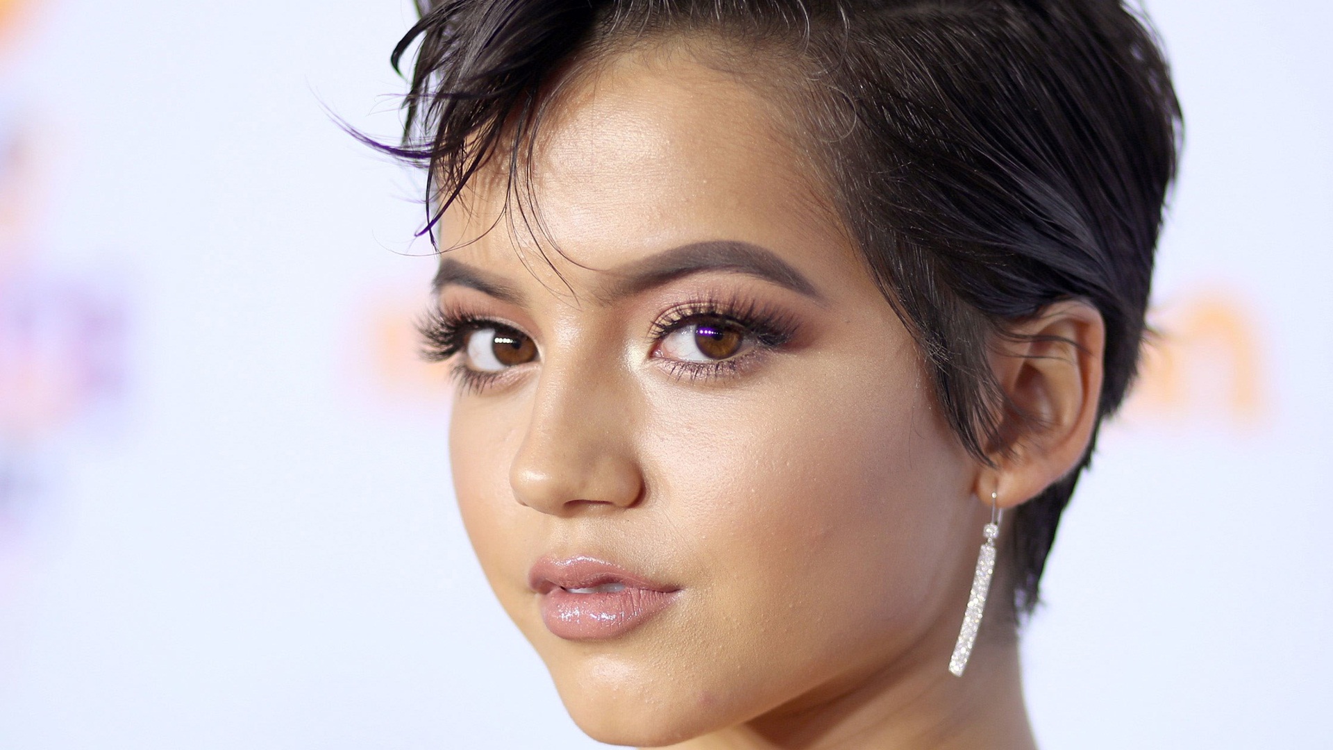 Isabela Moner Actress Wallpapers