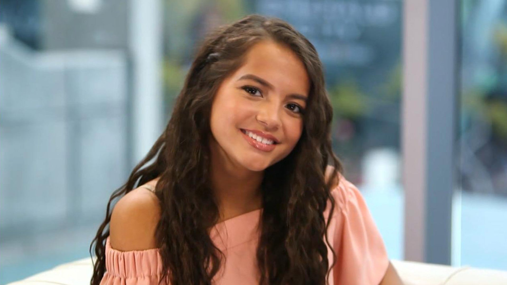 Isabela Moner Actress Wallpapers