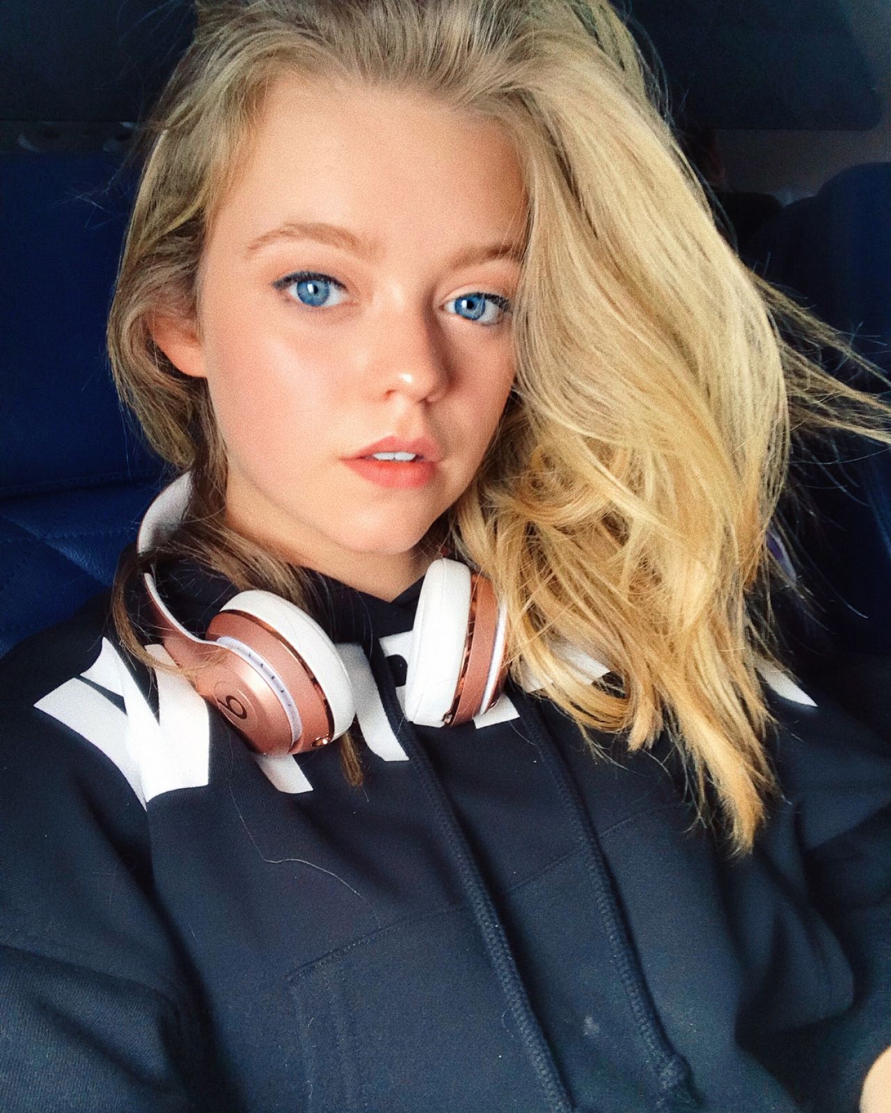 Jade Pettyjohn Laughing 2021 Wallpapers