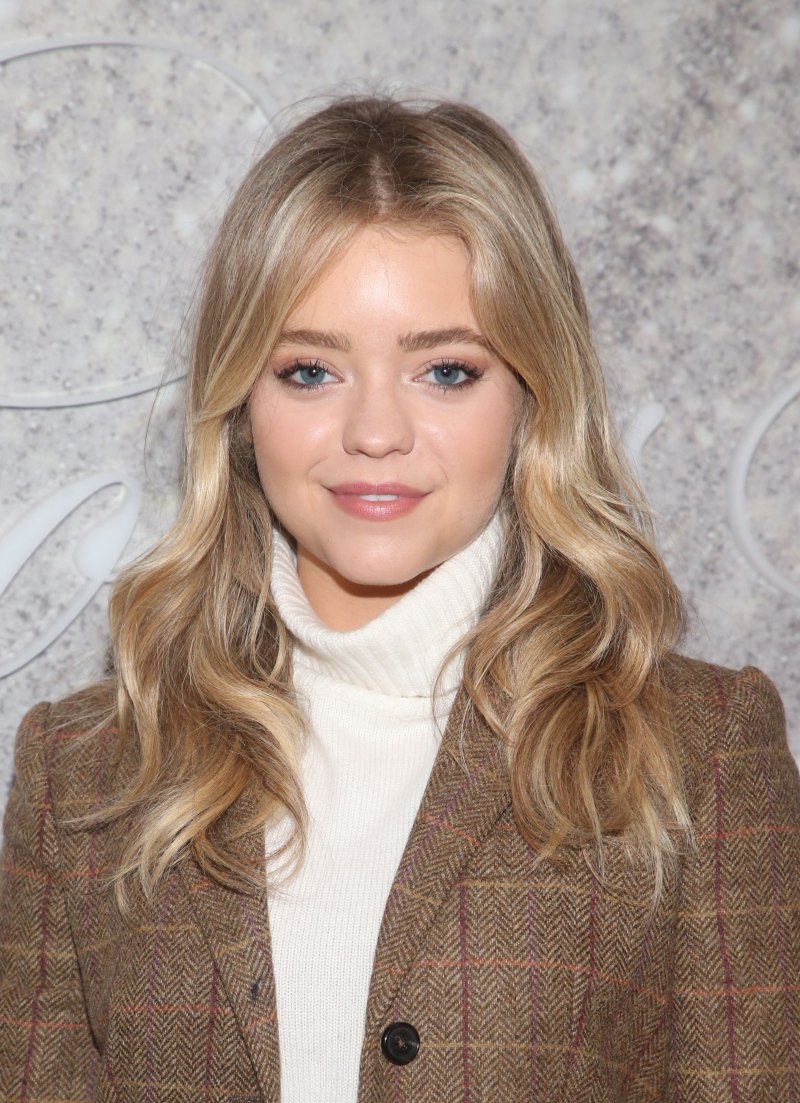 Jade Pettyjohn Laughing 2021 Wallpapers