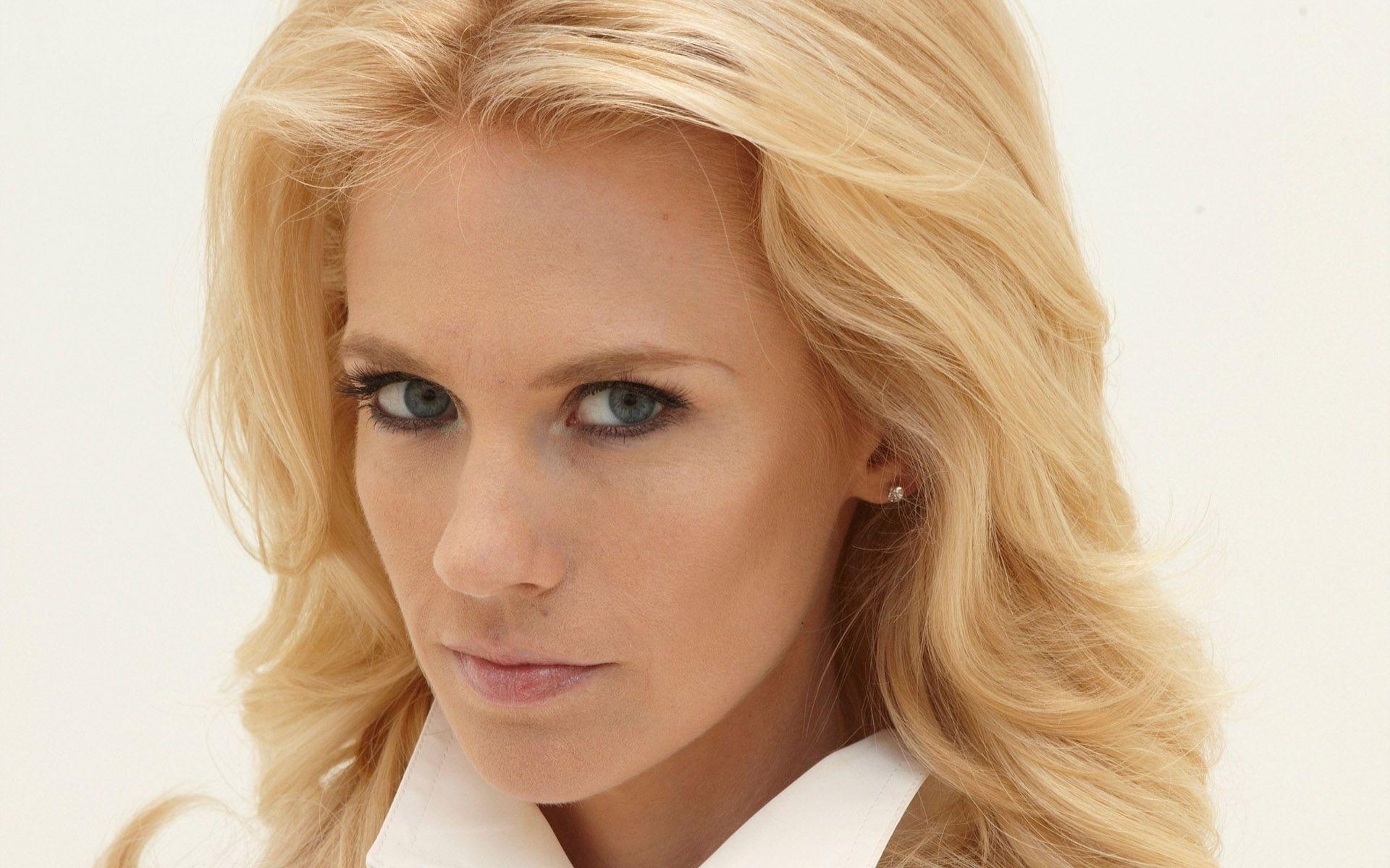 January Jones Wallpapers