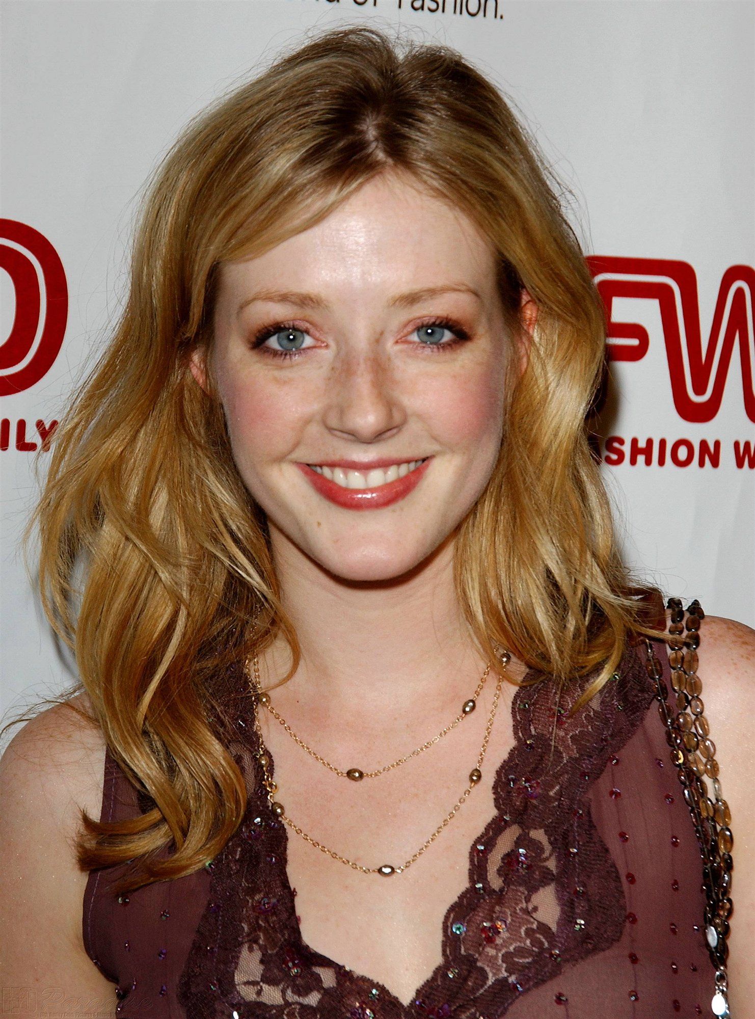 Jennifer Finnigan Wallpapers