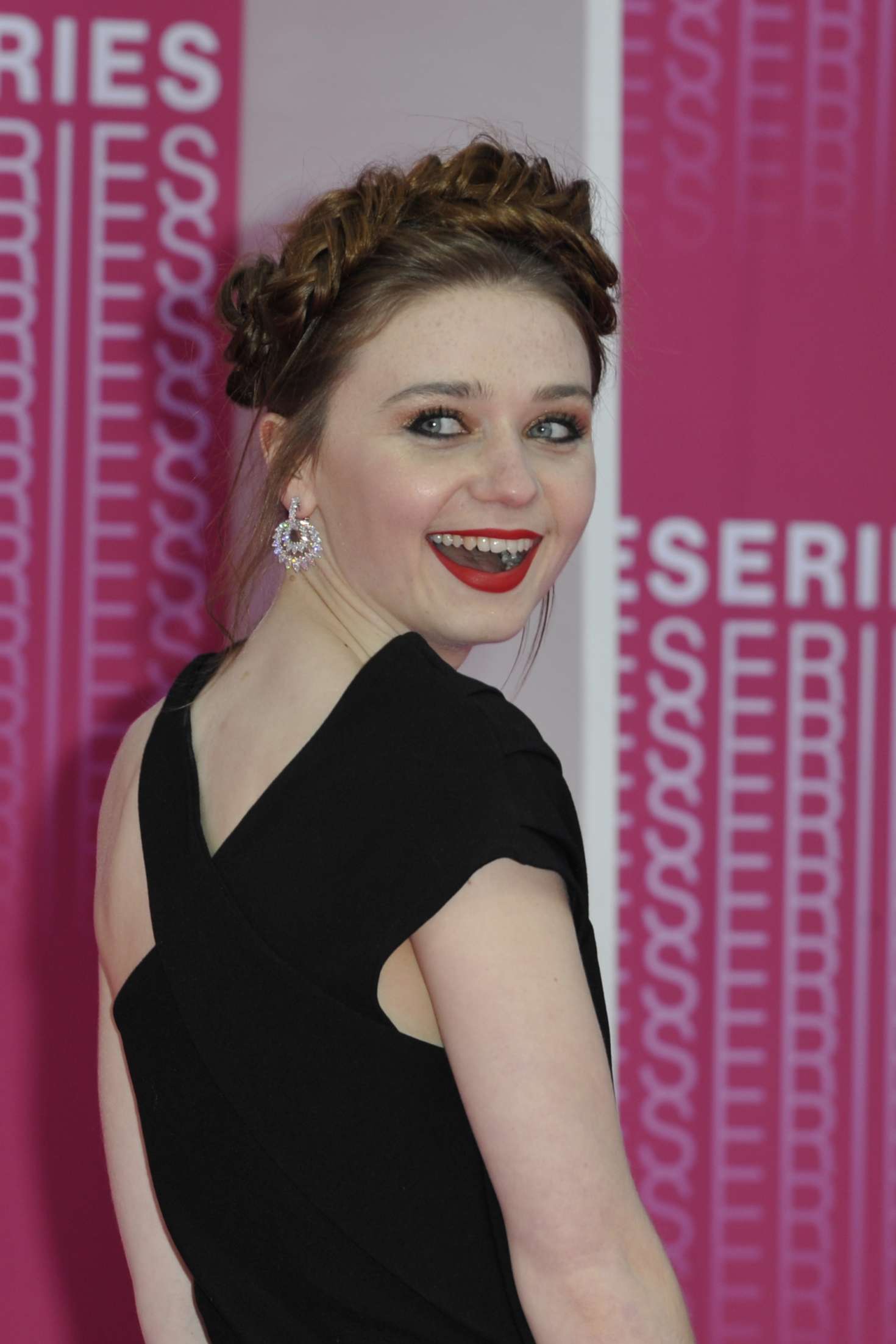 Jessica Barden Actress Wallpapers