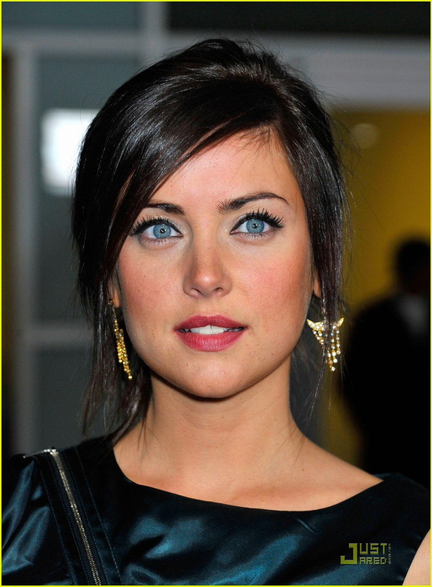 Jessica Stroup Wallpapers