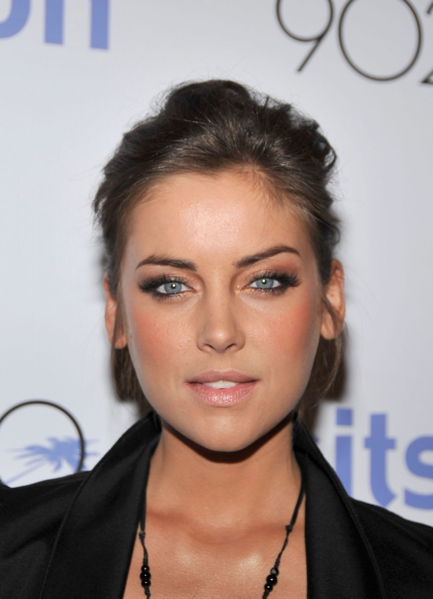 Jessica Stroup Wallpapers