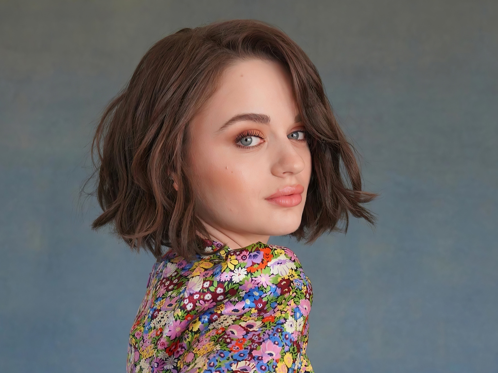 Joey King Poster Wallpapers