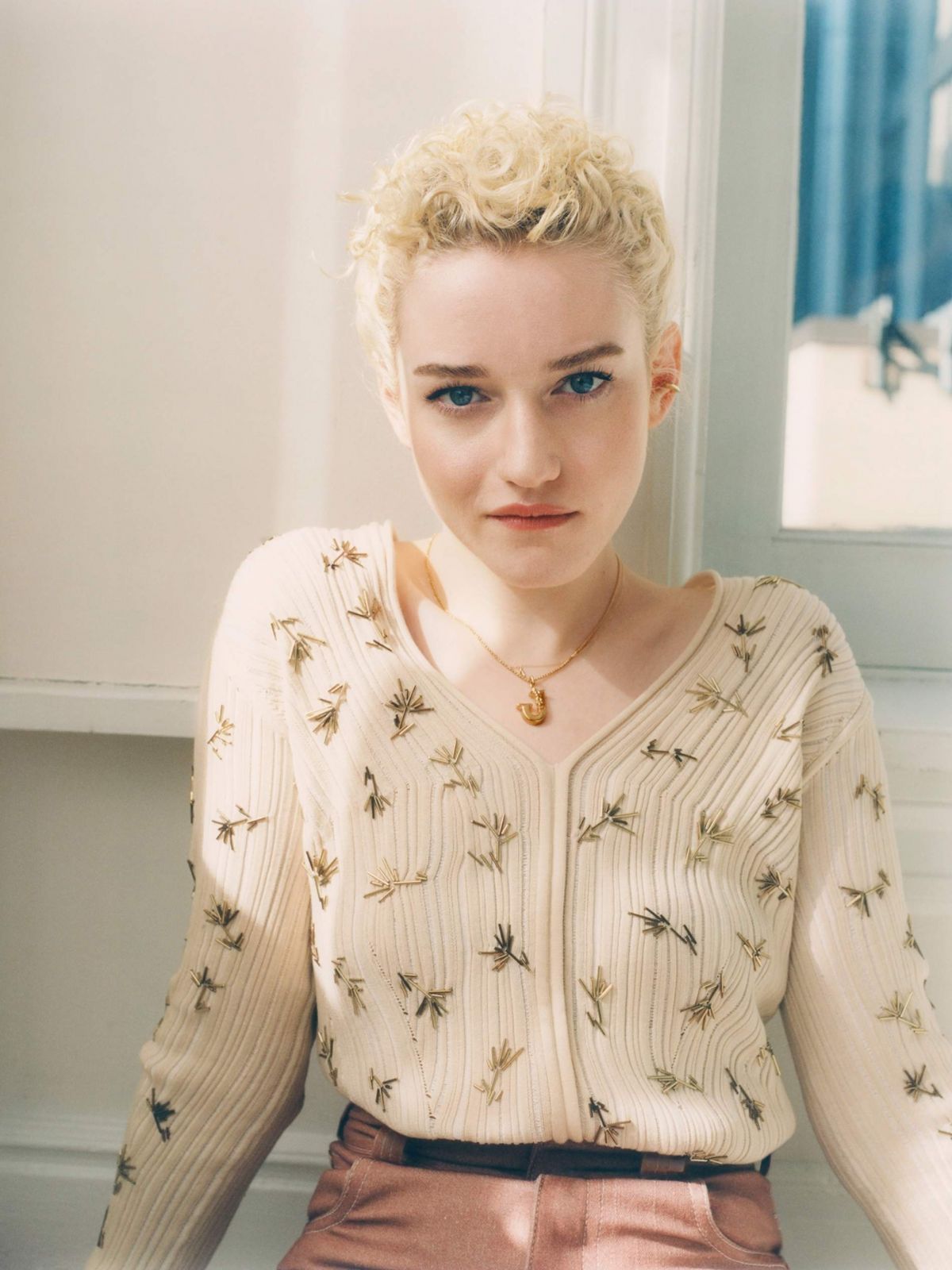 Julia Garner 2020 Wallpapers