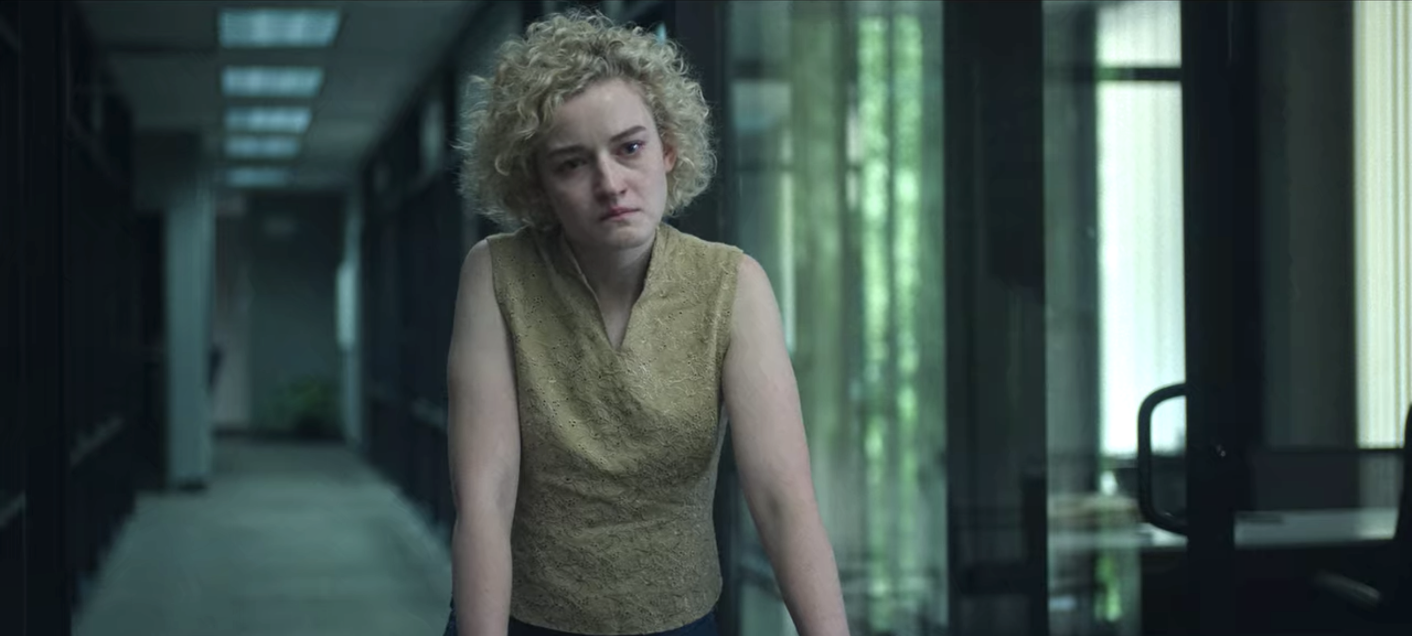 Julia Garner 2020 Wallpapers