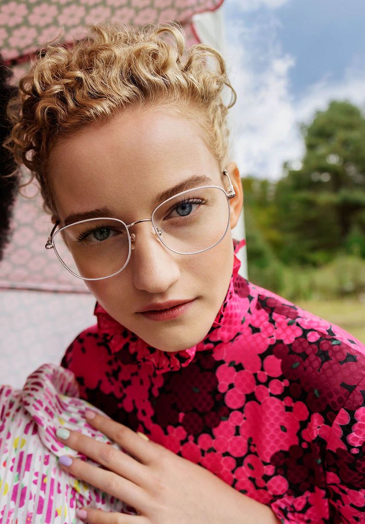 Julia Garner 2020 Wallpapers