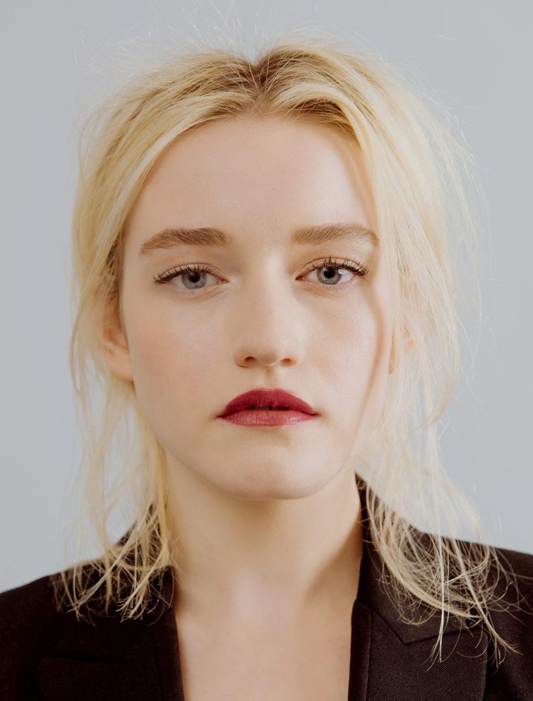 Julia Garner Ozark Actress Wallpapers