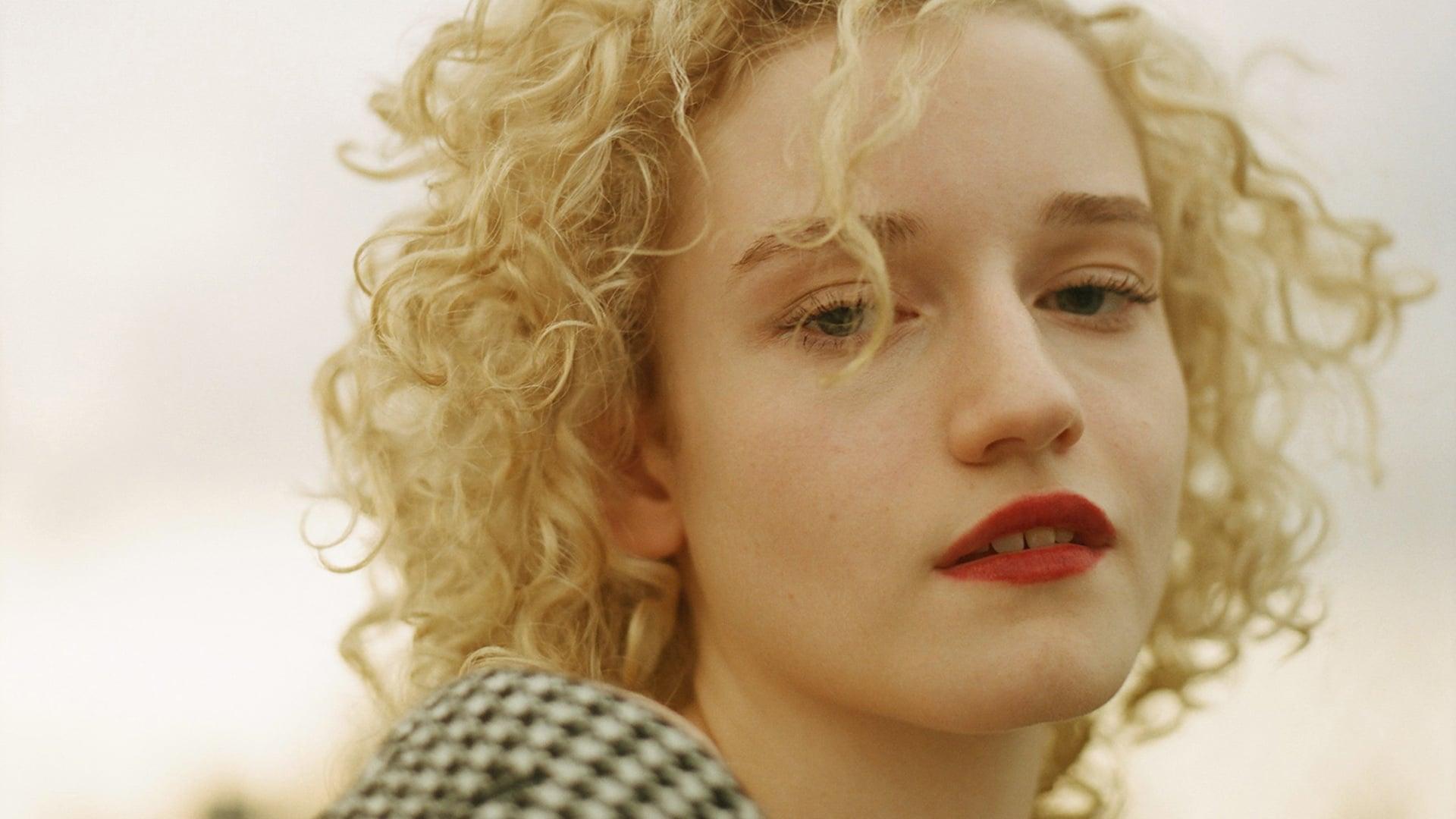 Julia Garner Ozark Actress Wallpapers