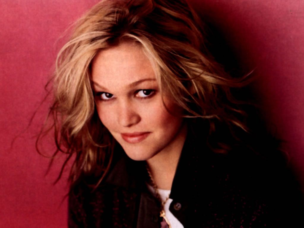 Julia Stiles Wallpapers