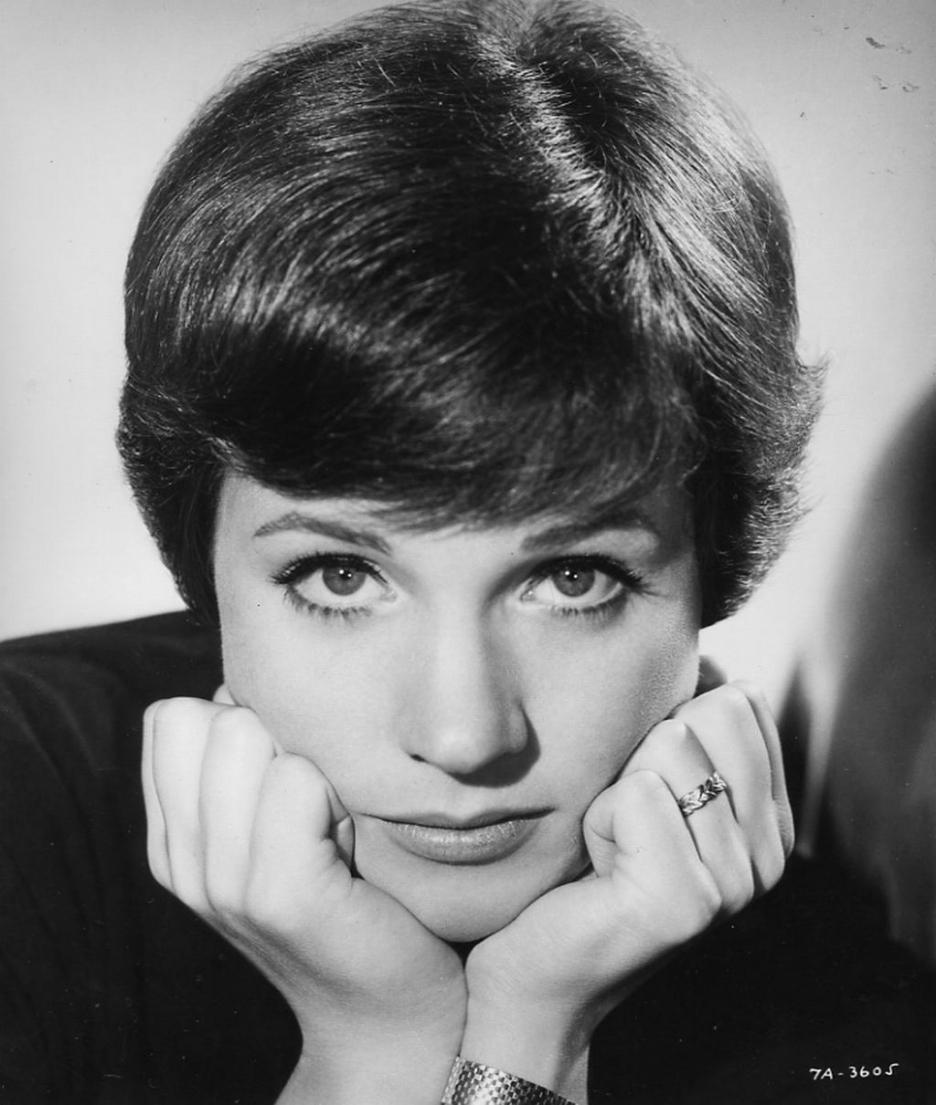 Julie Andrews Wallpapers