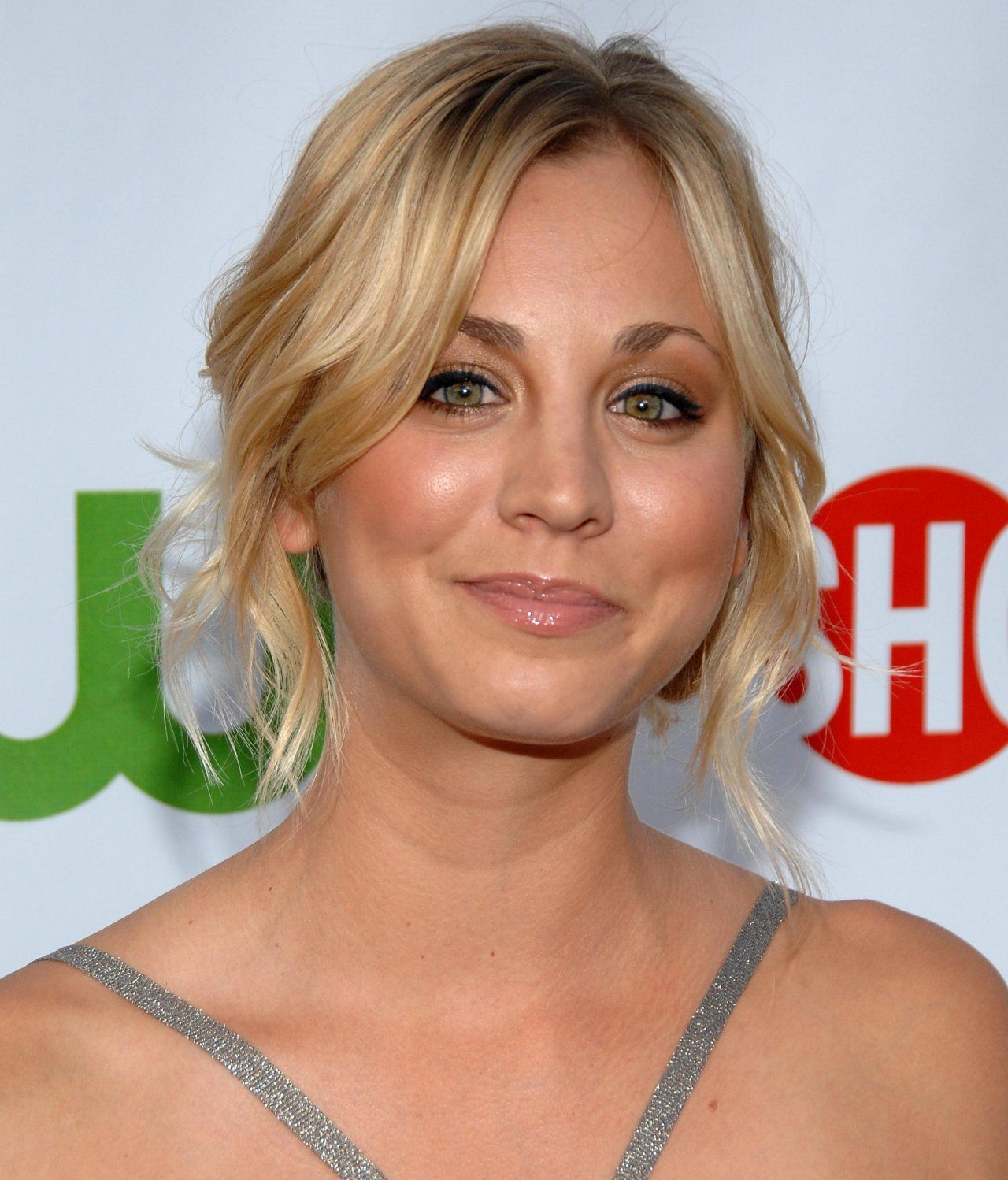 Kaley Cuoco Wallpapers