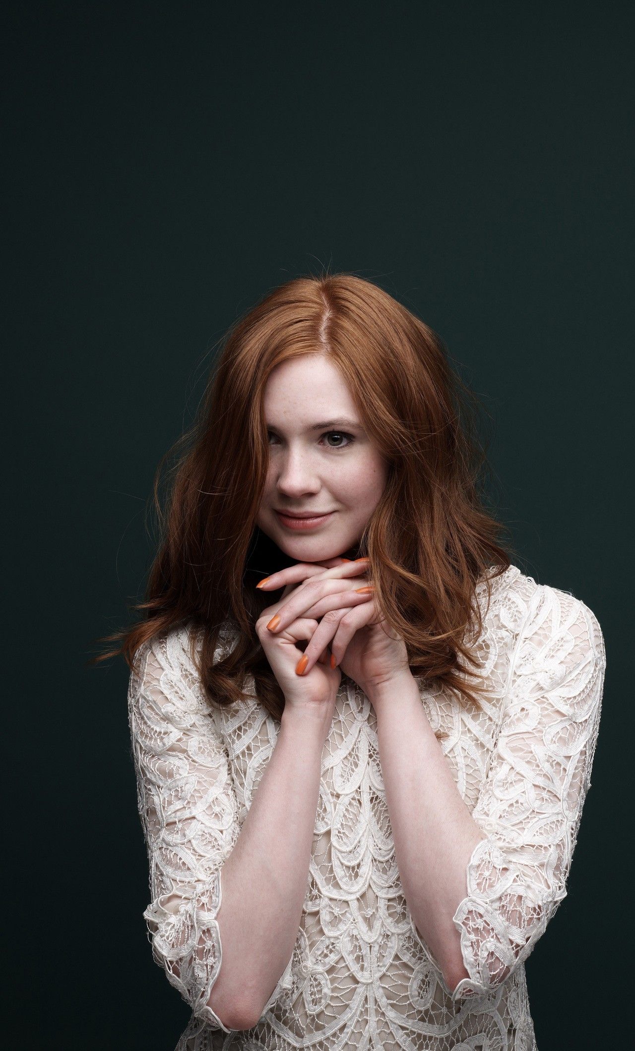 Karen Gillan Cute Wallpapers