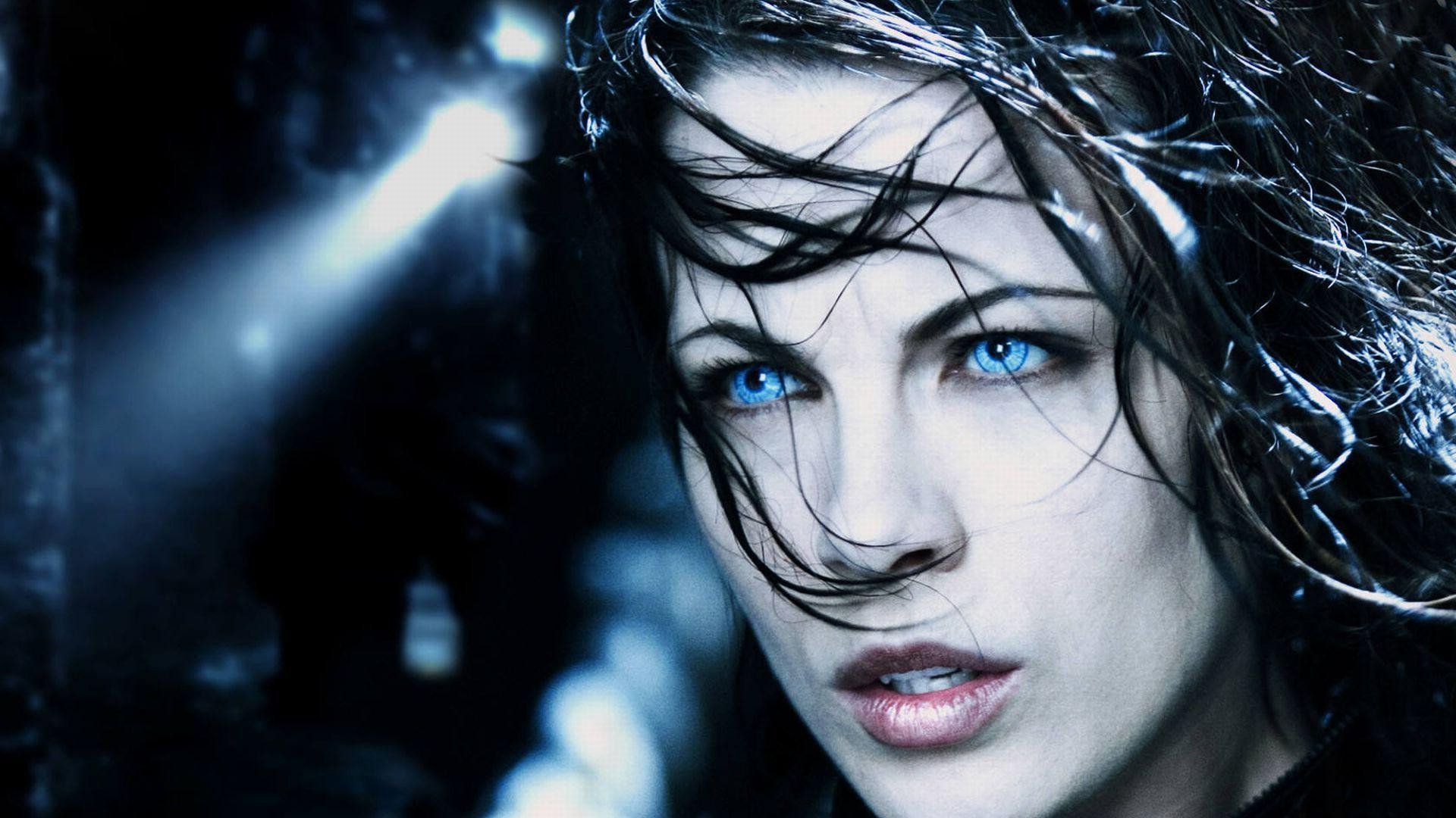 Kate Beckinsale portraits Wallpapers