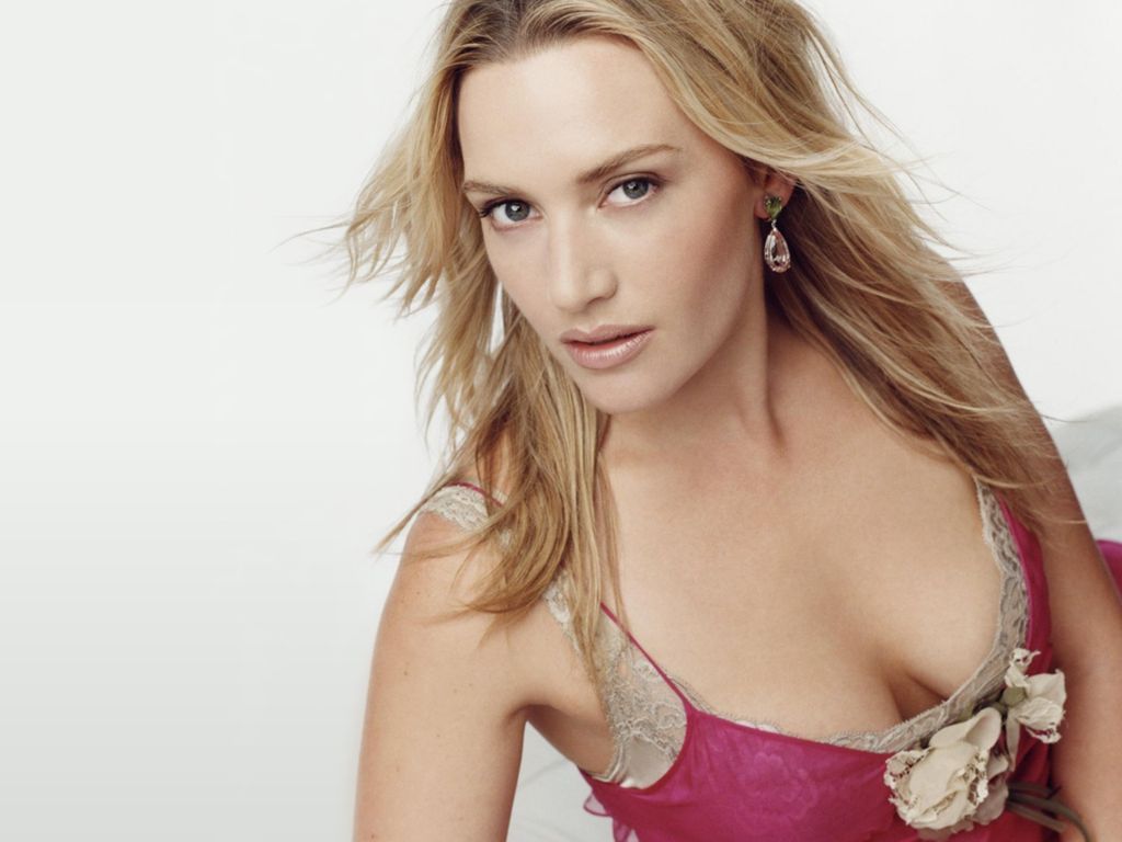 Kate Winslet New Backless Pic Wallpapers