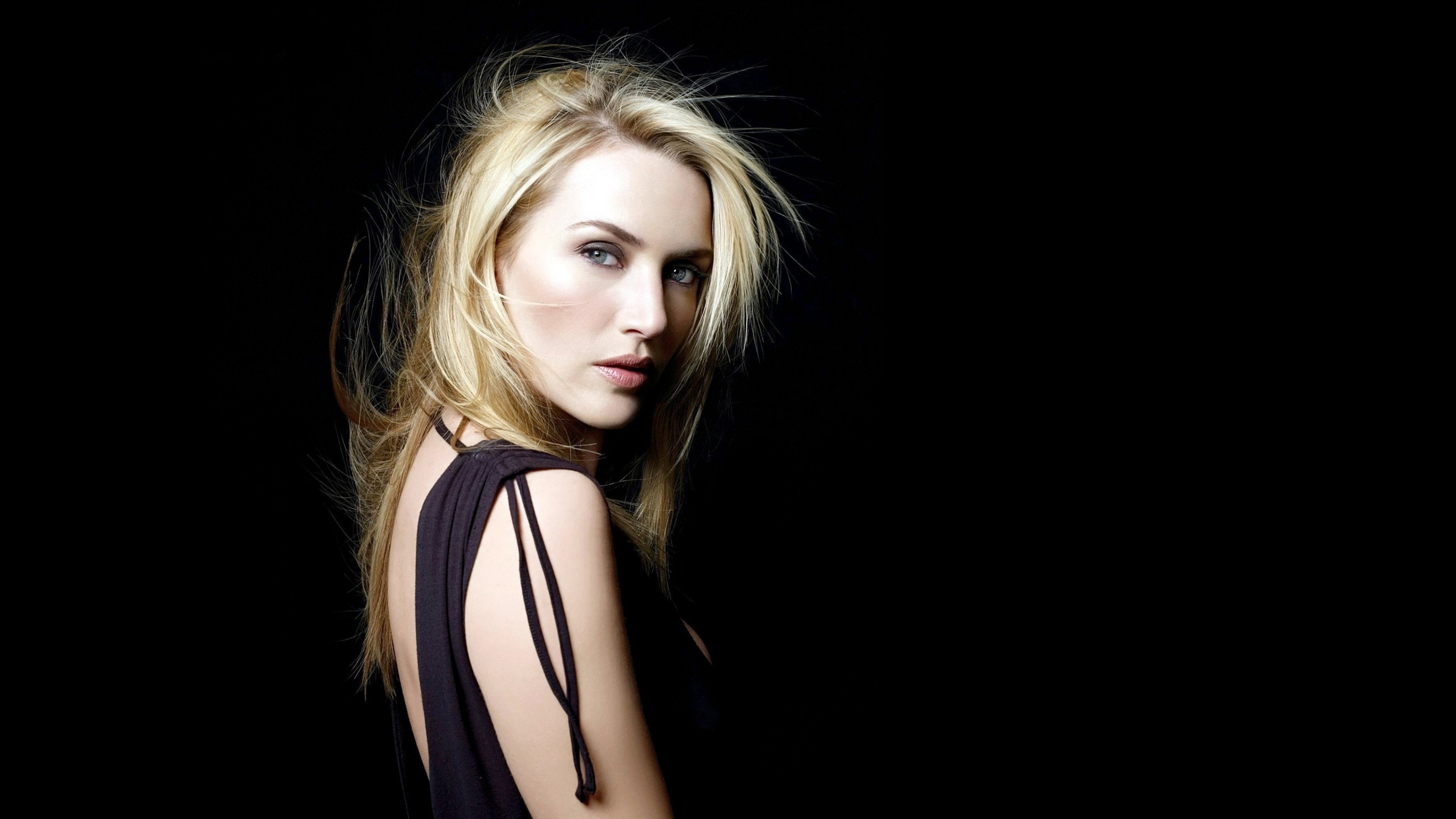 Kate Winslet Side Pose Wallpapers