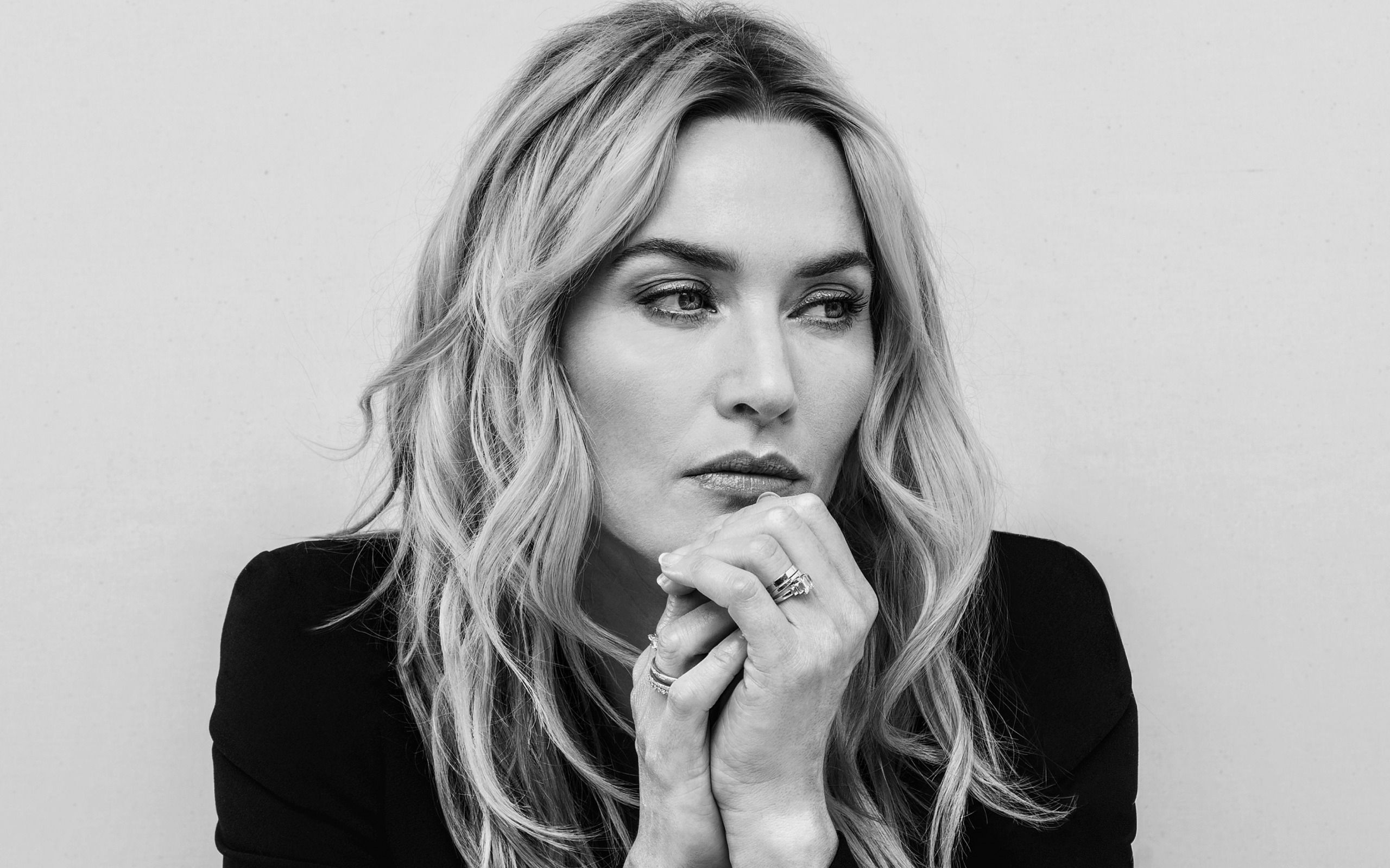 Kate Winslet White Suit Images Wallpapers