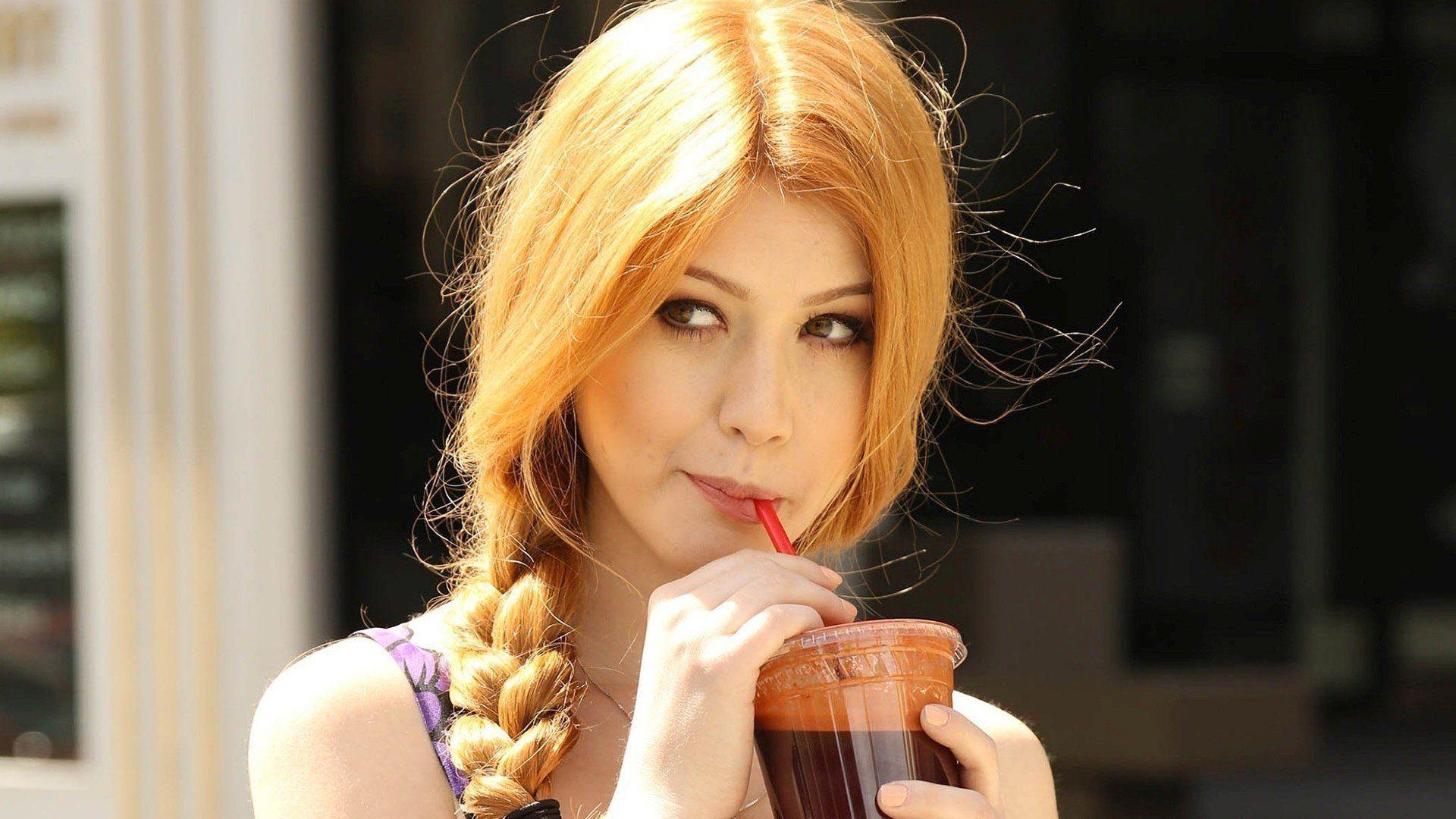 Katherine McNamara 2018 Wallpapers