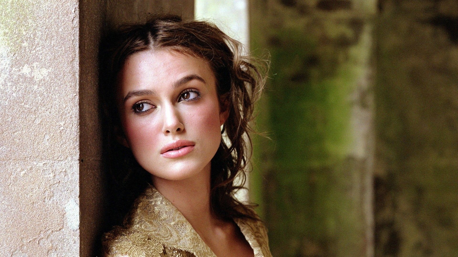 Keira Knightley Portrait 2018 Wallpapers