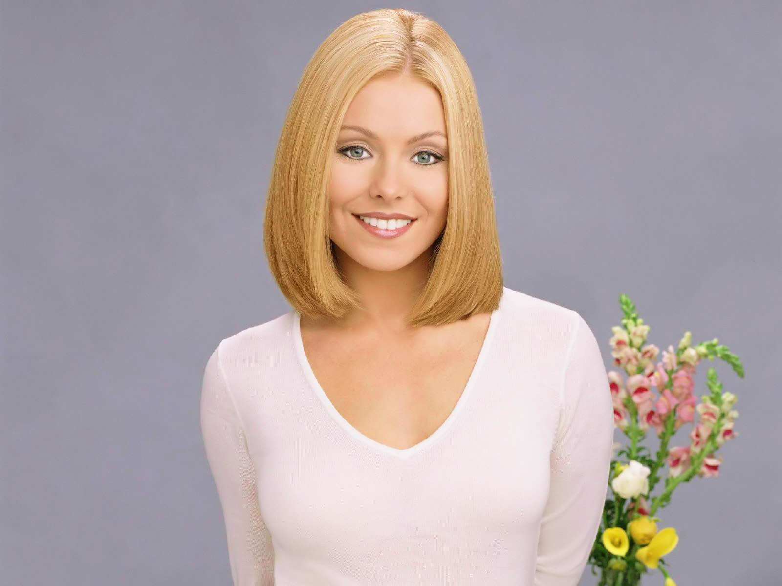 Kelly Ripa Wallpapers