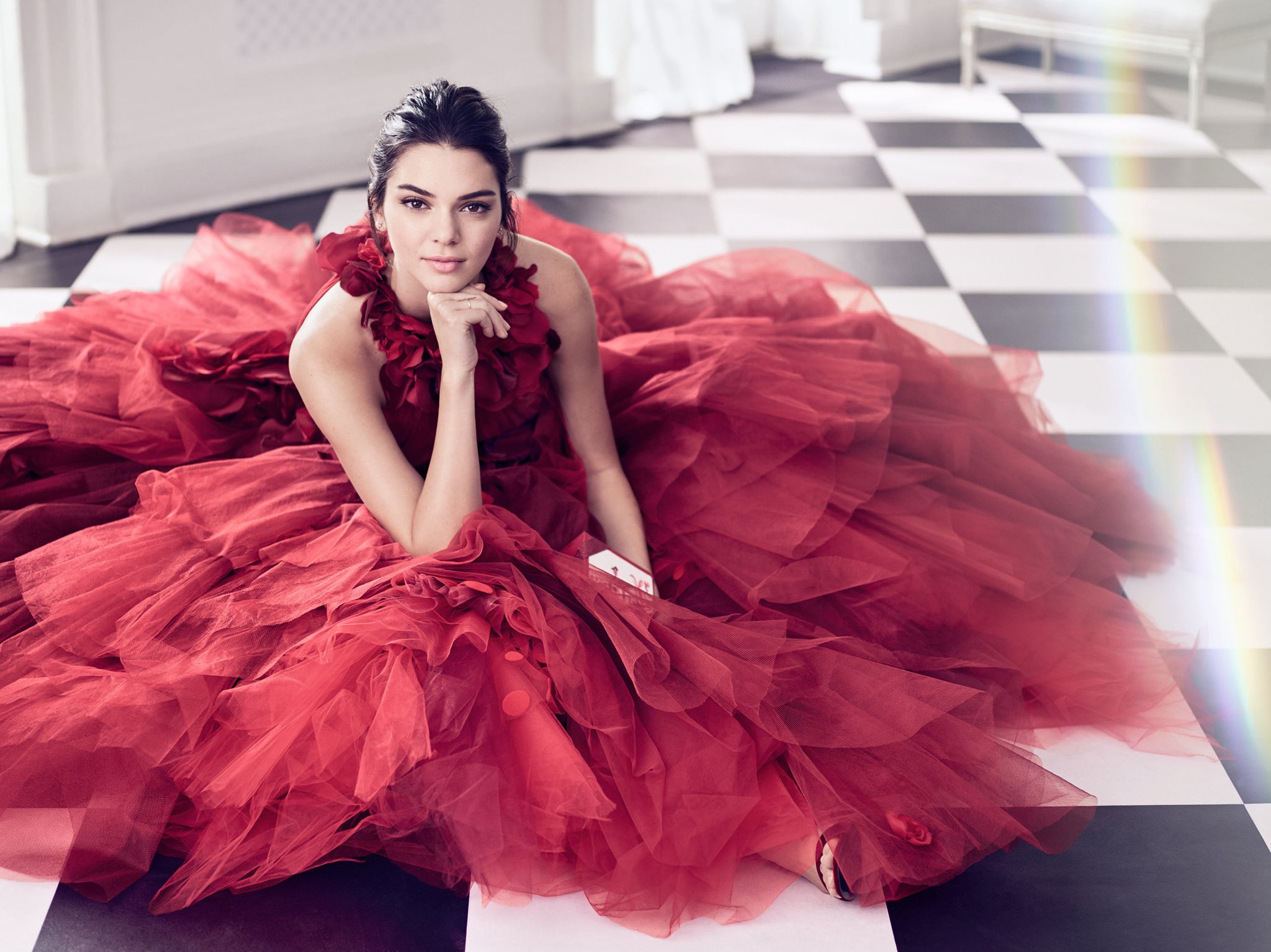 Kendall Jenner In Nice Red Dress Wallpapers