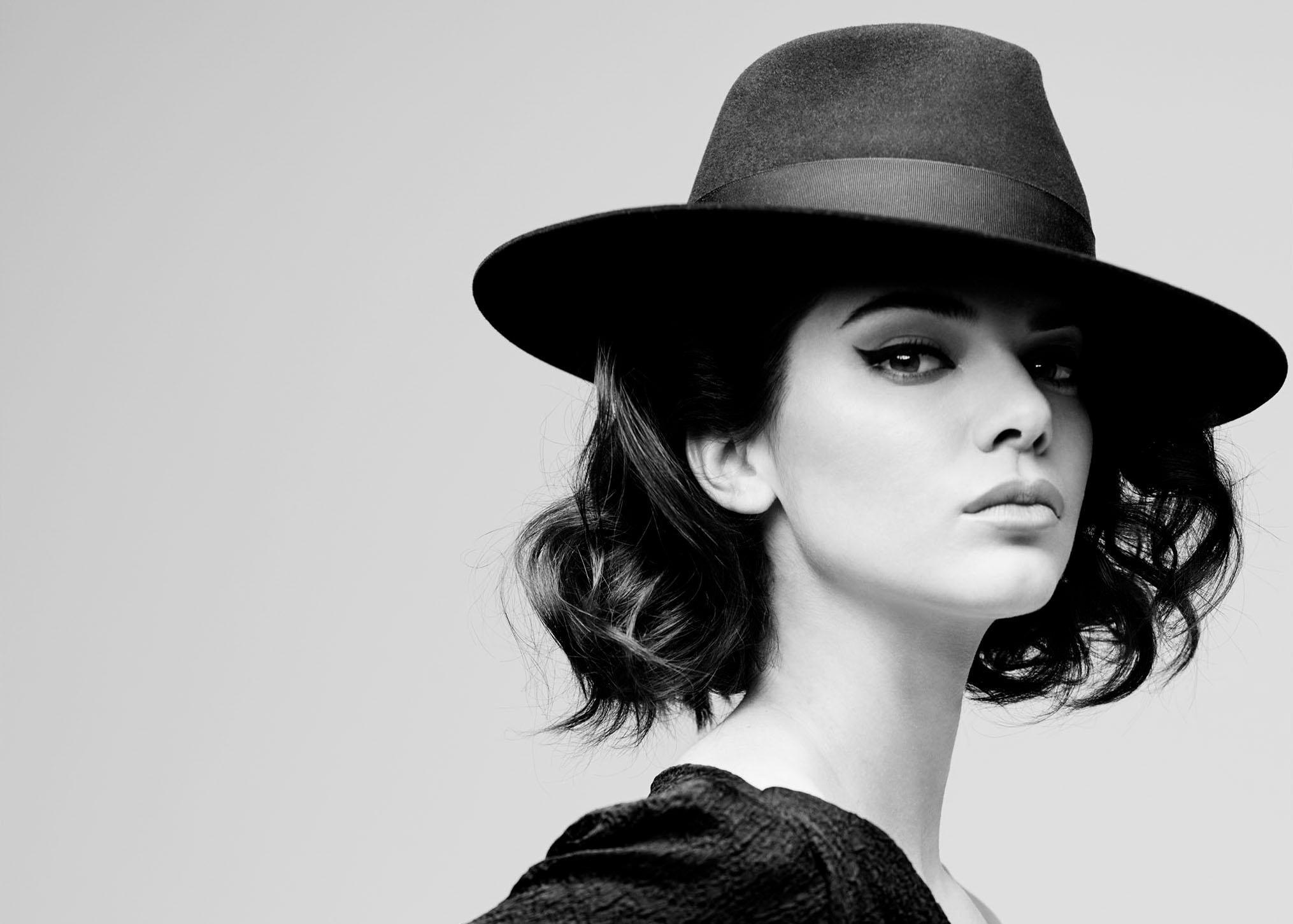 Kendall Jenner Monochrome Wallpapers