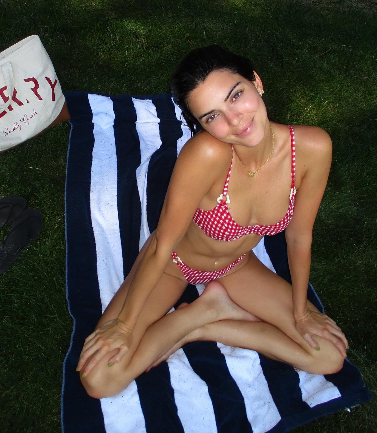Kendall Jenner SwimSuit Wallpapers